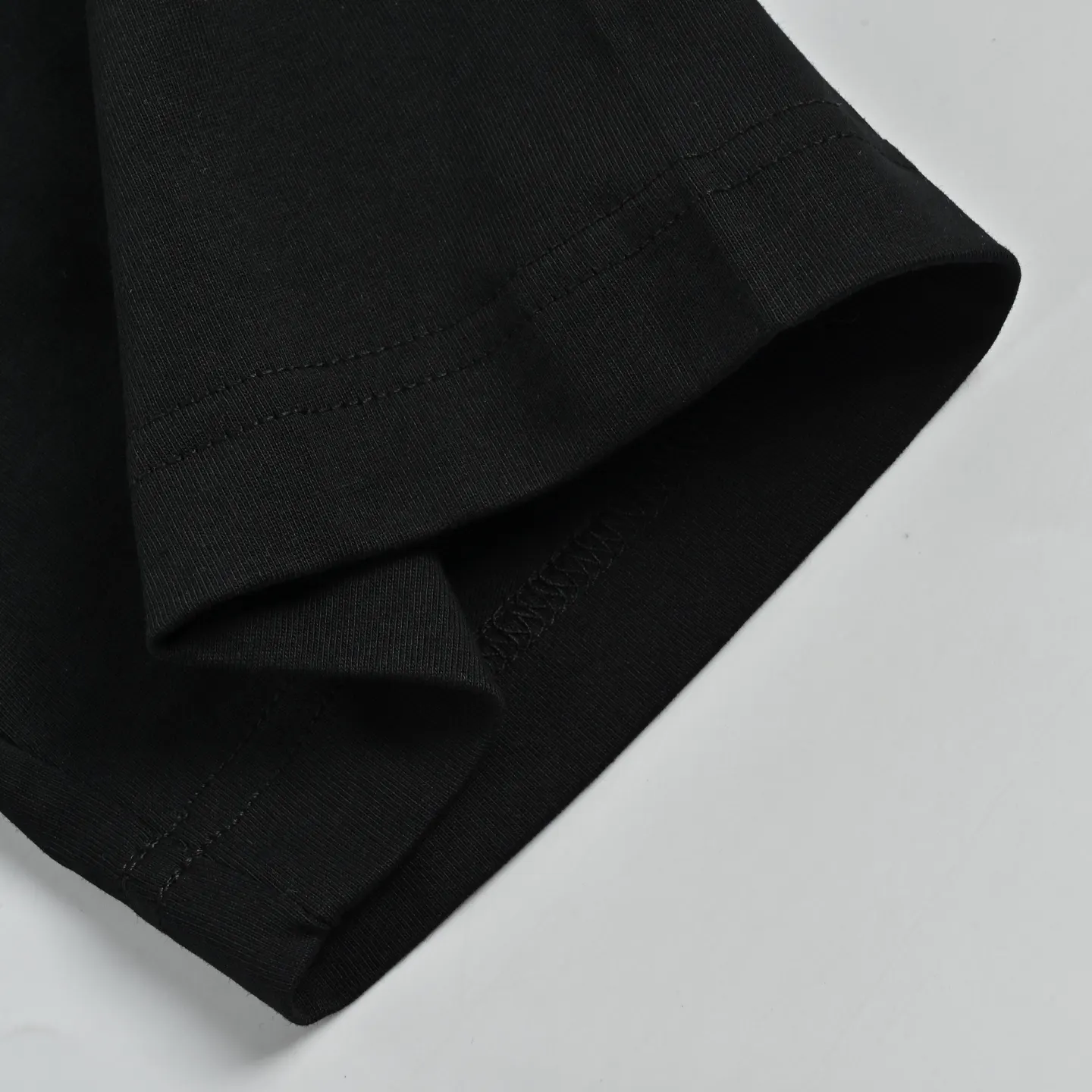 Fendi 刺繡 短袖T恤 日常百搭款(數字12) Fendi 刺繡 短袖T恤 日常百搭款(數字12)