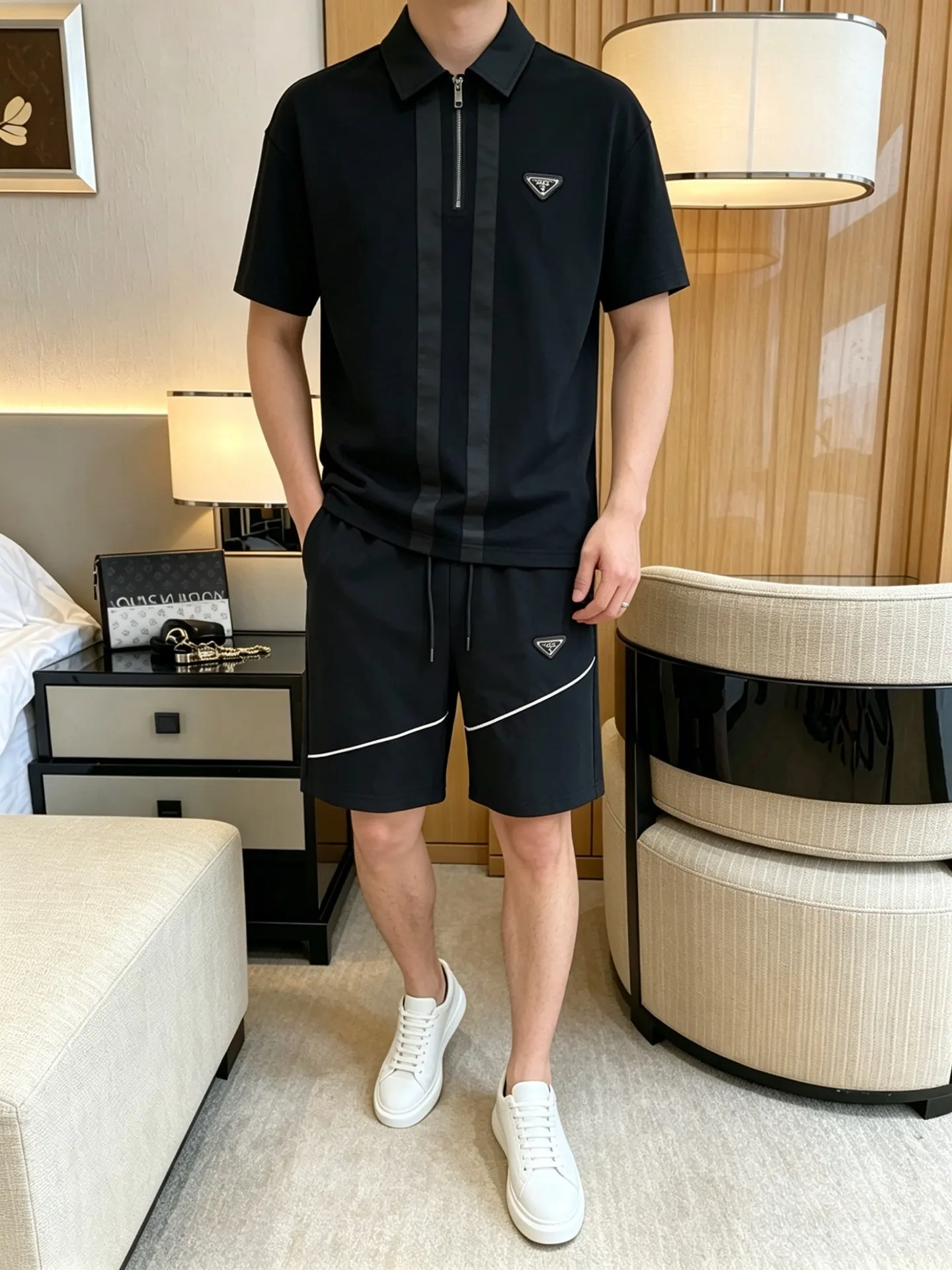 Prada 黑色 三角标 条纹翻领 套装 短裤