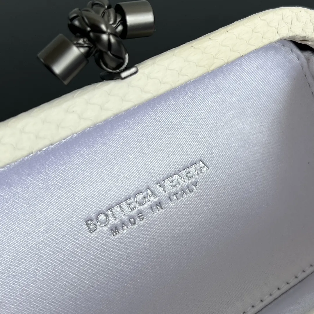 Bottega Veneta 化妝包 便携收納款