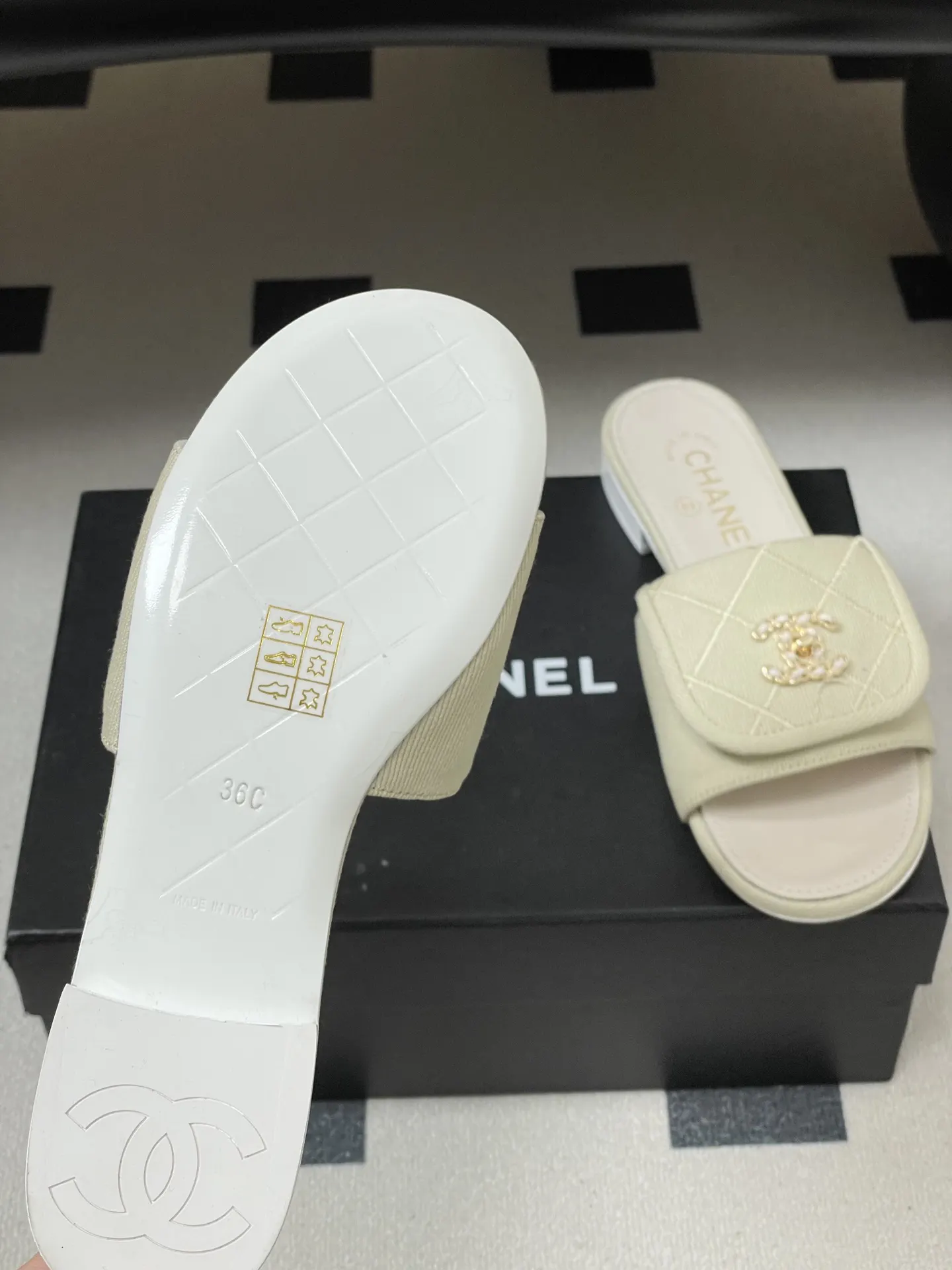 Chanel Cowhide Slippers Image 8 Chanel Cowhide Slippers Image 8