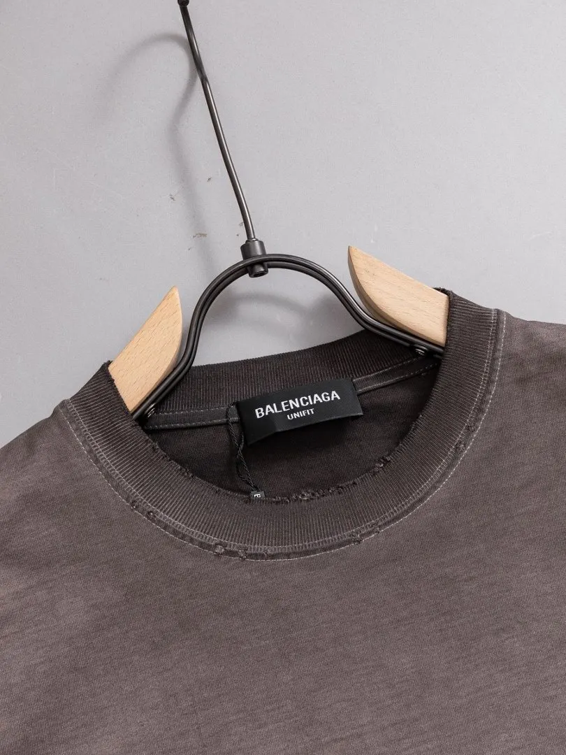 Balenciaga 灰色 Logo 短袖T恤(數字5) Balenciaga 灰色 Logo 短袖T恤(數字5)