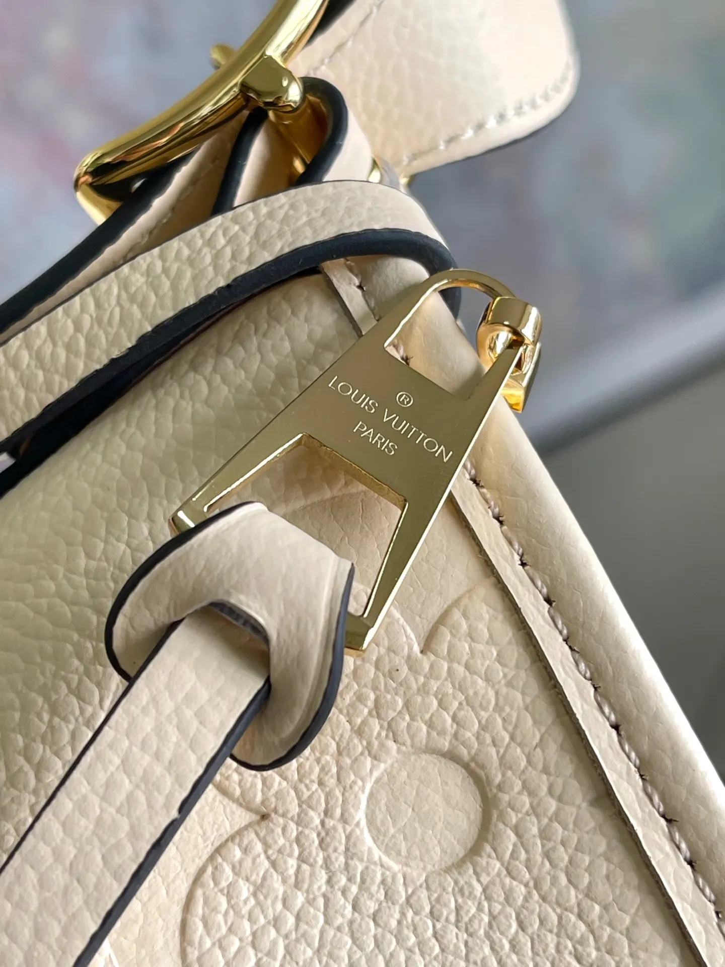 CarryAll 白色 米白 Mo手拿包 精致手拿款