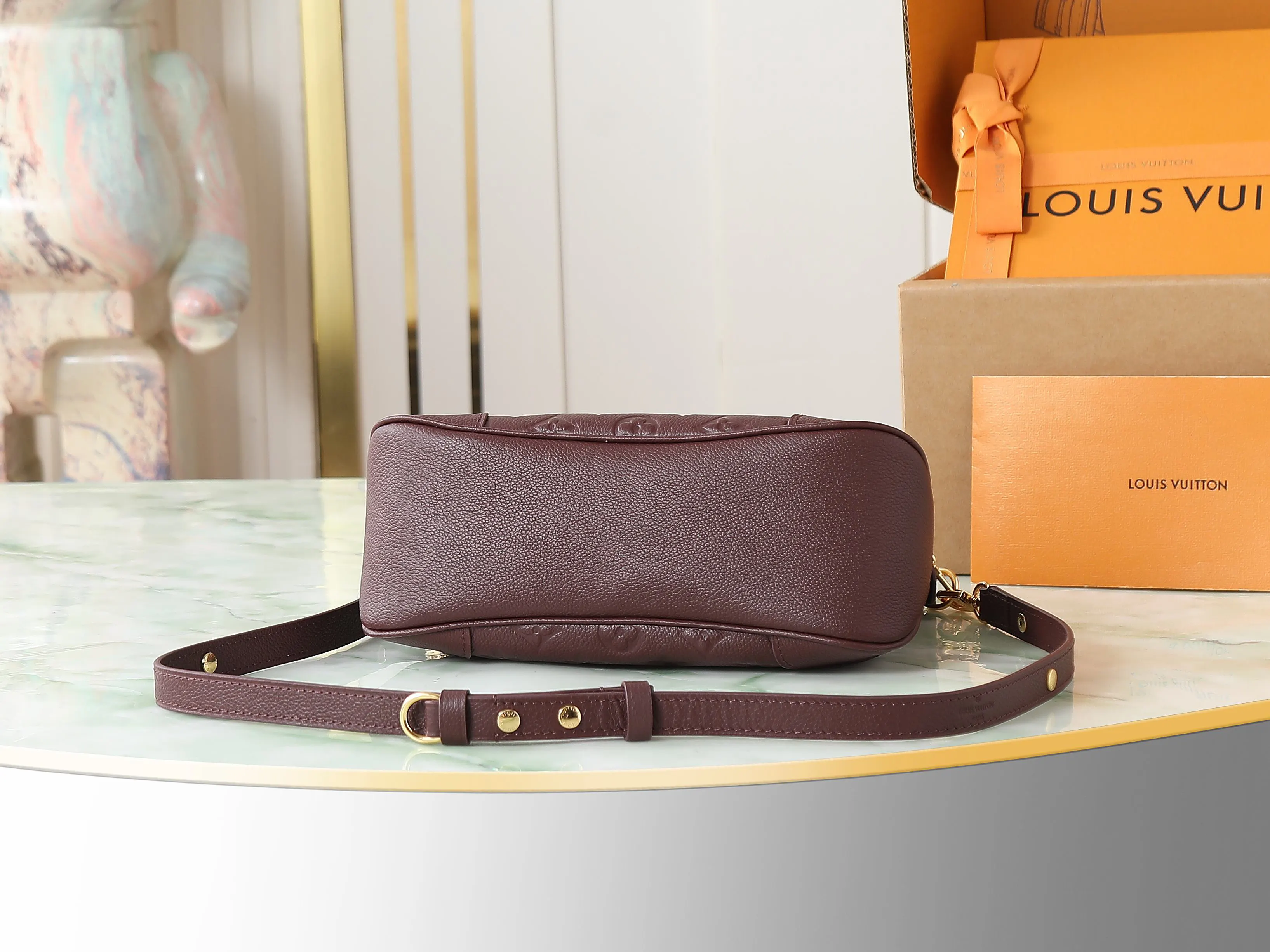 LV Brown Embossed Chain Underarm Bag Image 7