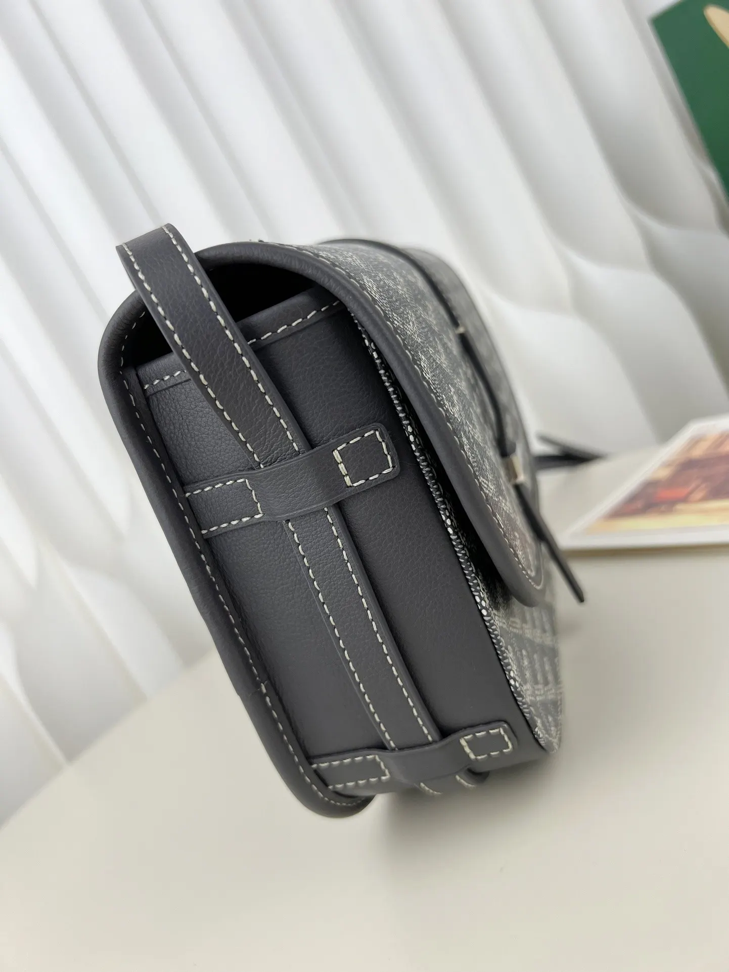 Goyard 戈雅 邮差包～ 斜挎包 轻便斜挎款