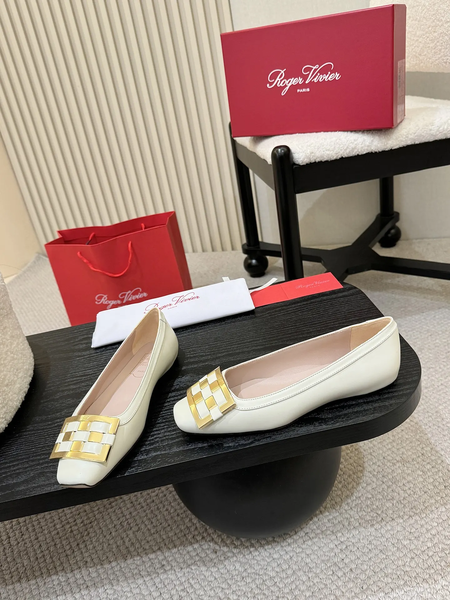 Roger Vivier 運動鞋 休閒百搭款(數字3) Roger Vivier 運動鞋 休閒百搭款(數字3)
