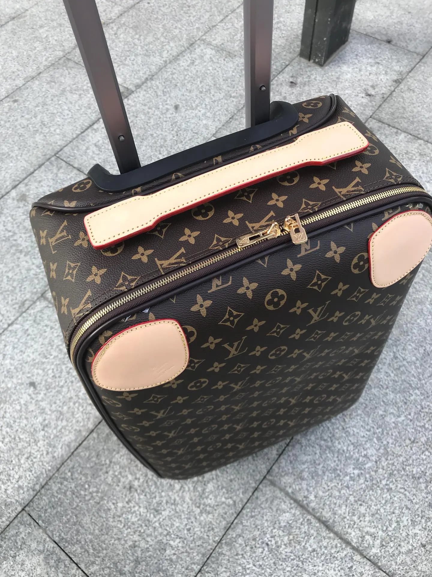 LV 帆布 超耐磨损万向轮 灵活出行 加厚全鋁合金 化妝包 便携收納款