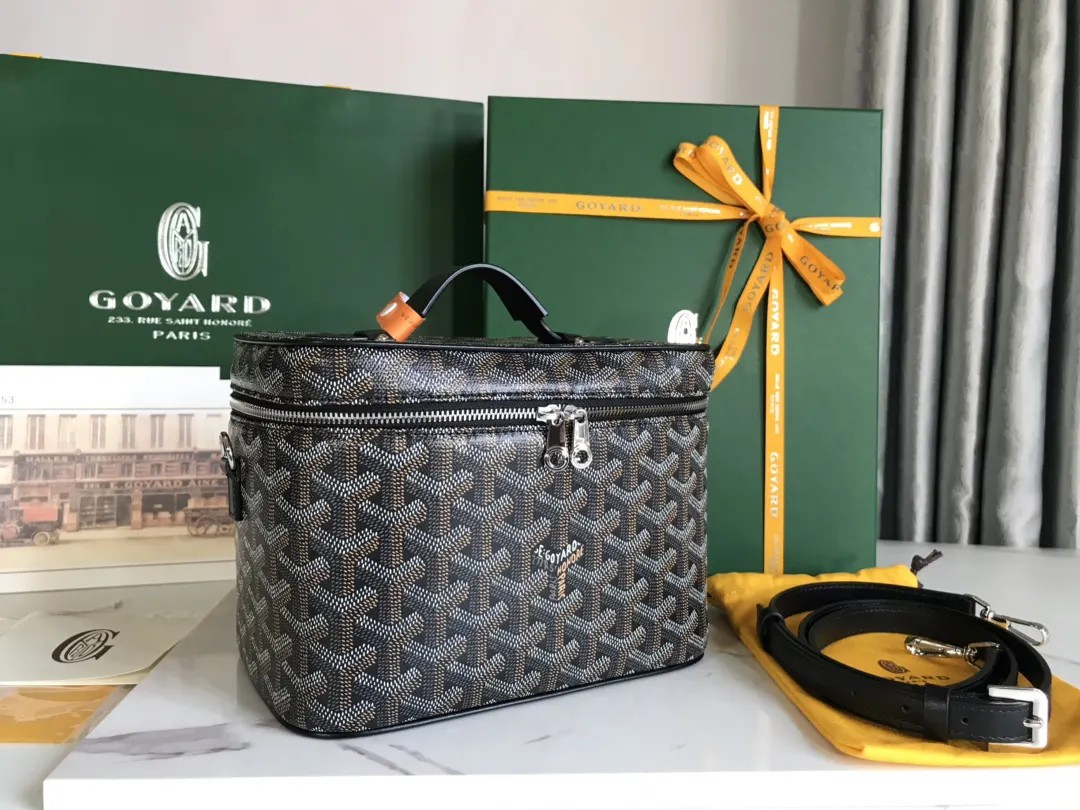 Cosmetic Pouch Leather