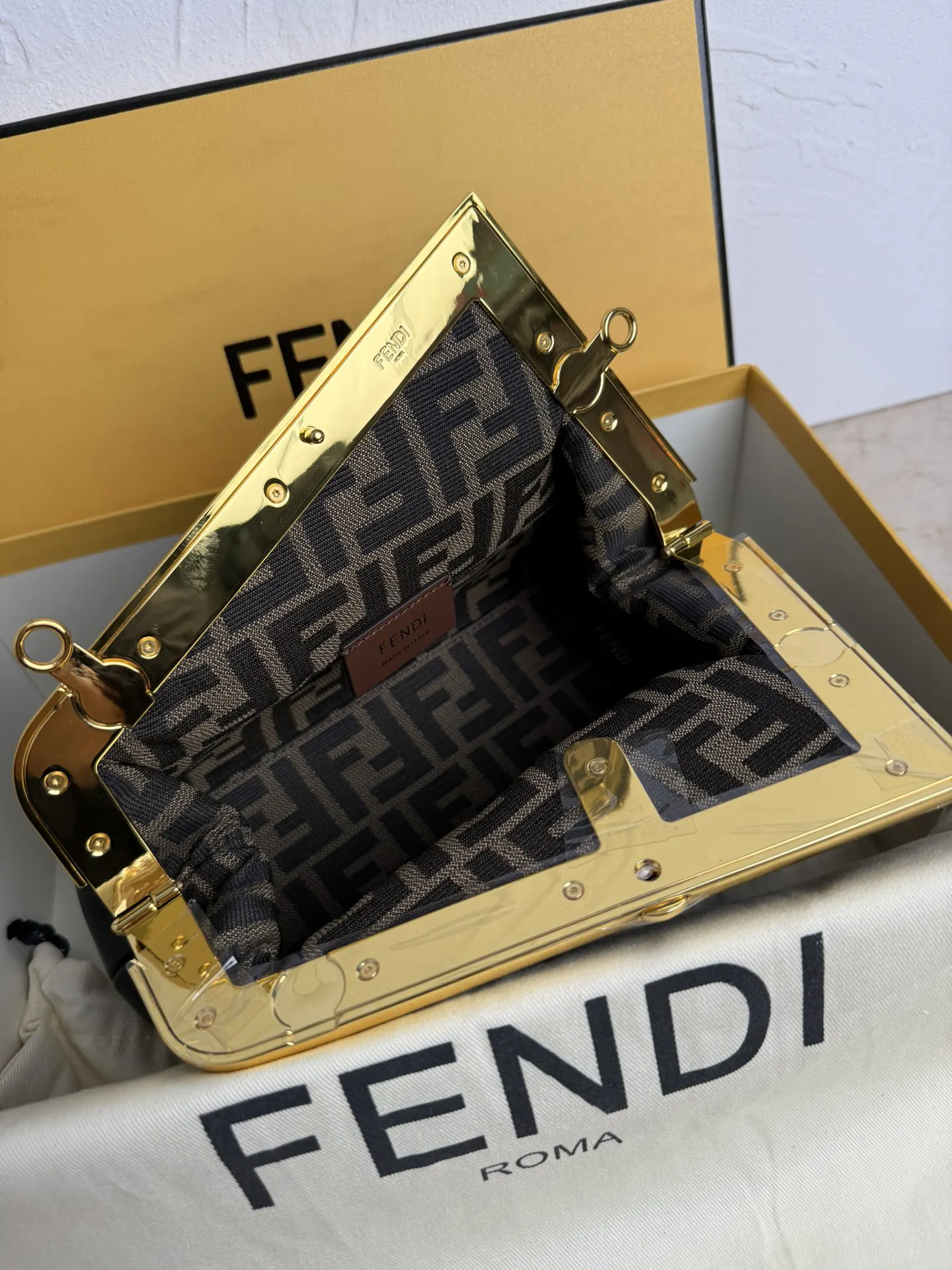 Fendi 粉色 金色 羊皮 手拿包 精致手拿款