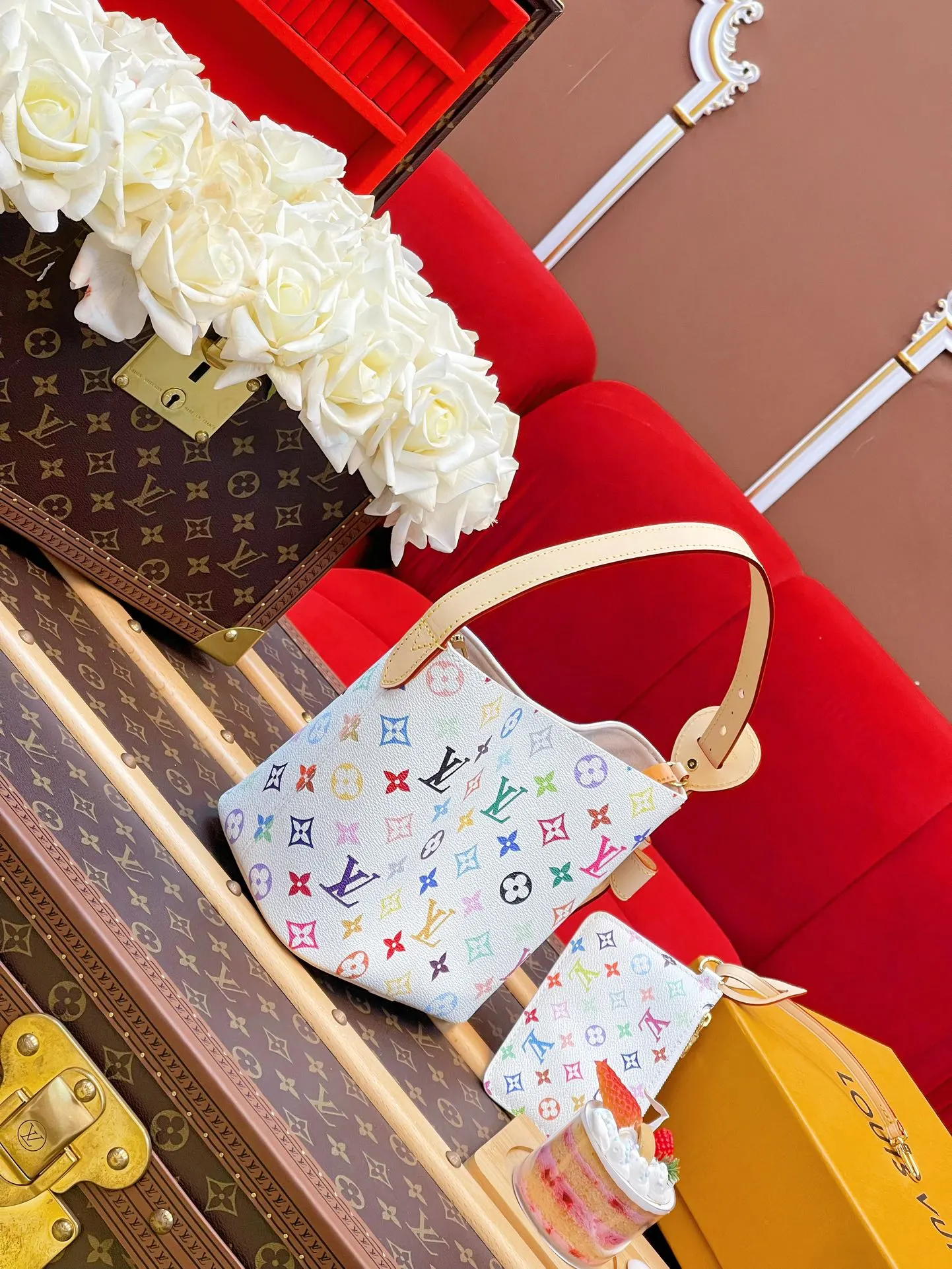 LV 牛皮 斜背包 輕便斜挎款(數字9) LV 牛皮 斜背包 輕便斜挎款(數字9)