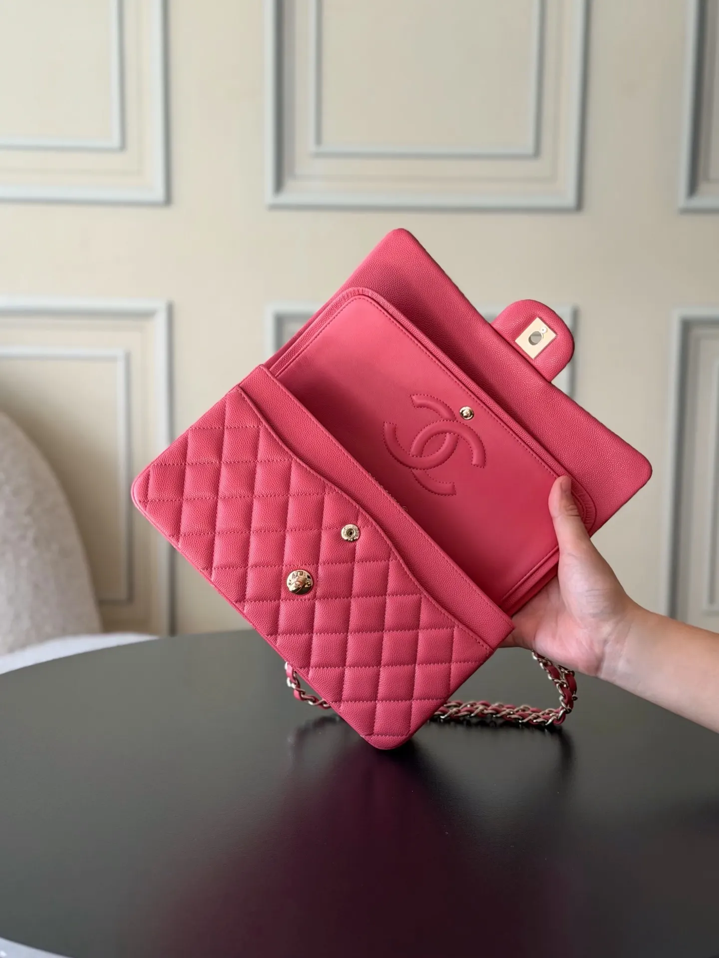 CHANEL 玫红色牛皮菱格链条包 金扣款