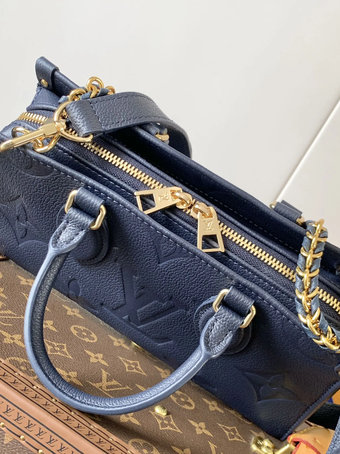 LV 黑色 米白 牛皮 收纳包 旅行收纳款