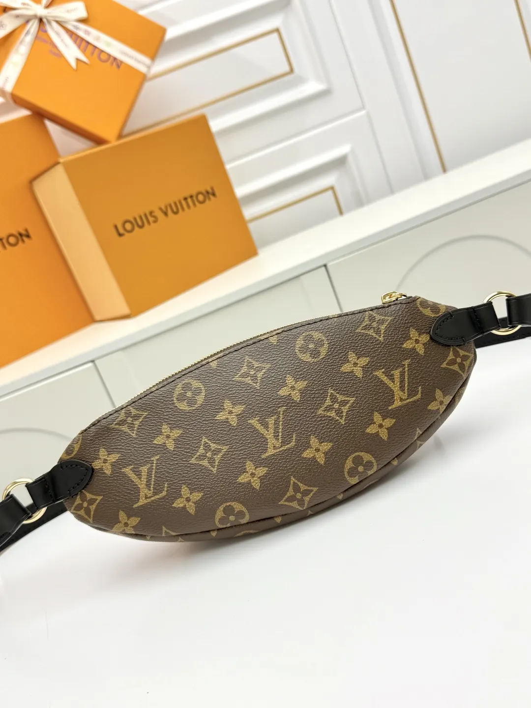 LV 老花 牛皮 腰包 休閒腰包款