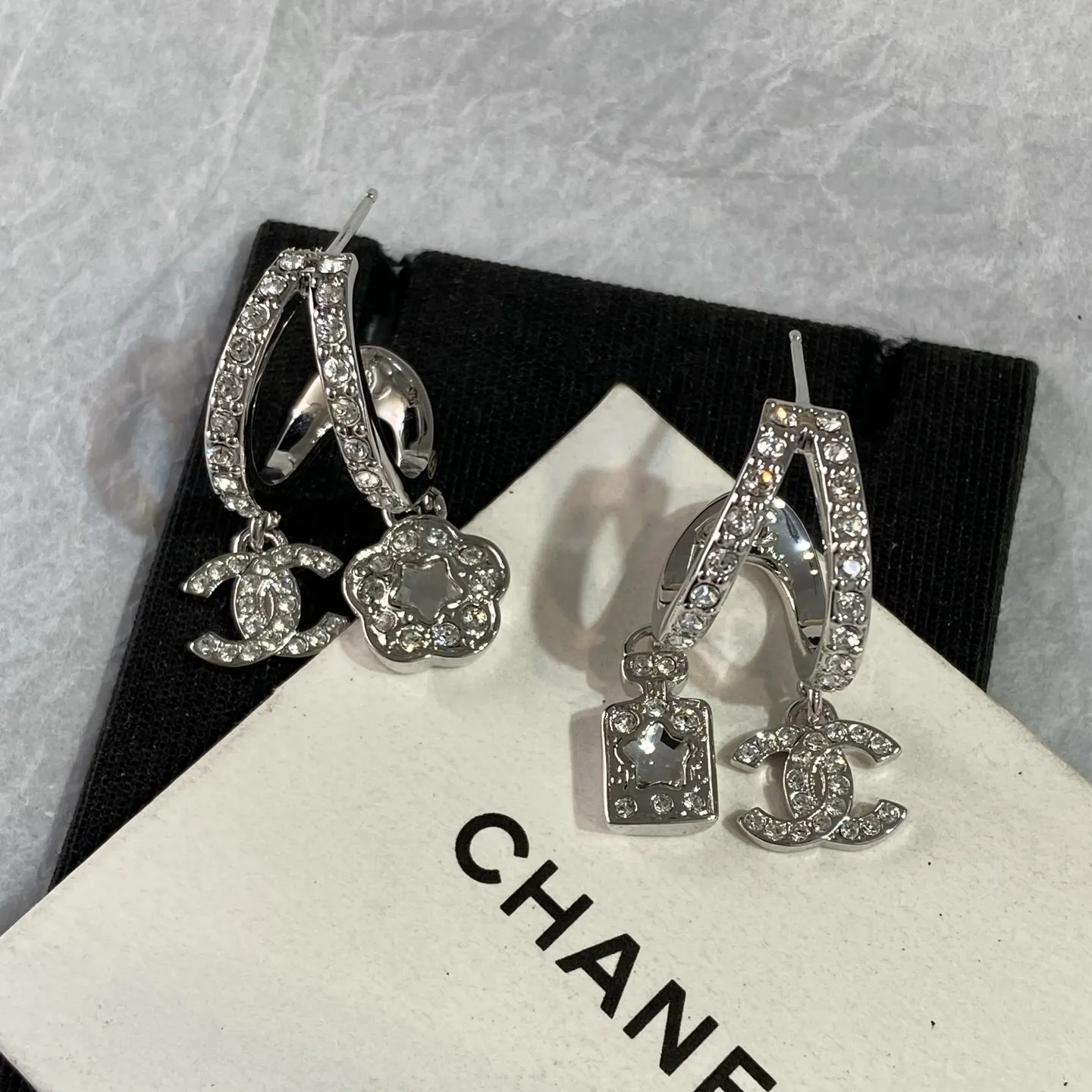 Chanel 双C 四叶草 耳环 优雅耳饰