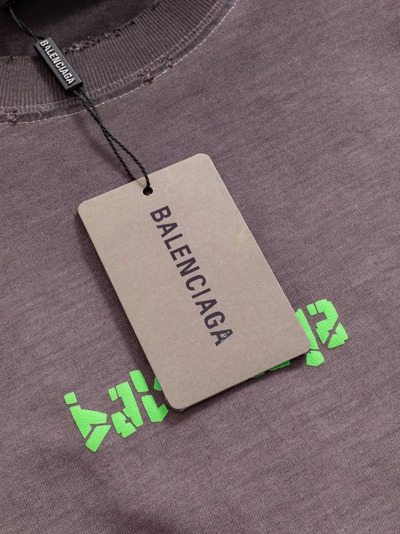 Balenciaga 灰色 Logo 短袖T恤(數字7) Balenciaga 灰色 Logo 短袖T恤(數字7)