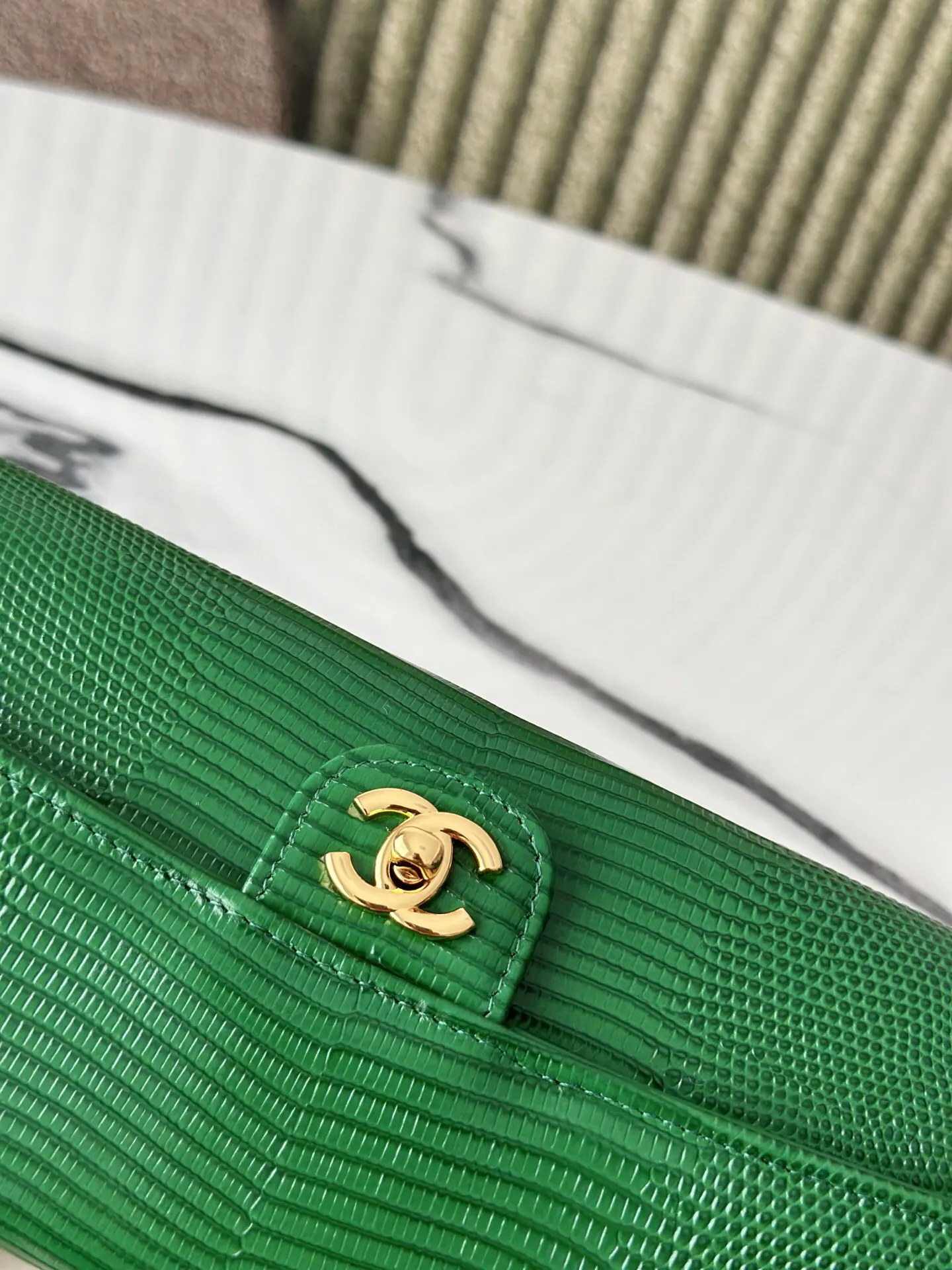 CHANEL 金色 牛皮 链条包 精致链条款