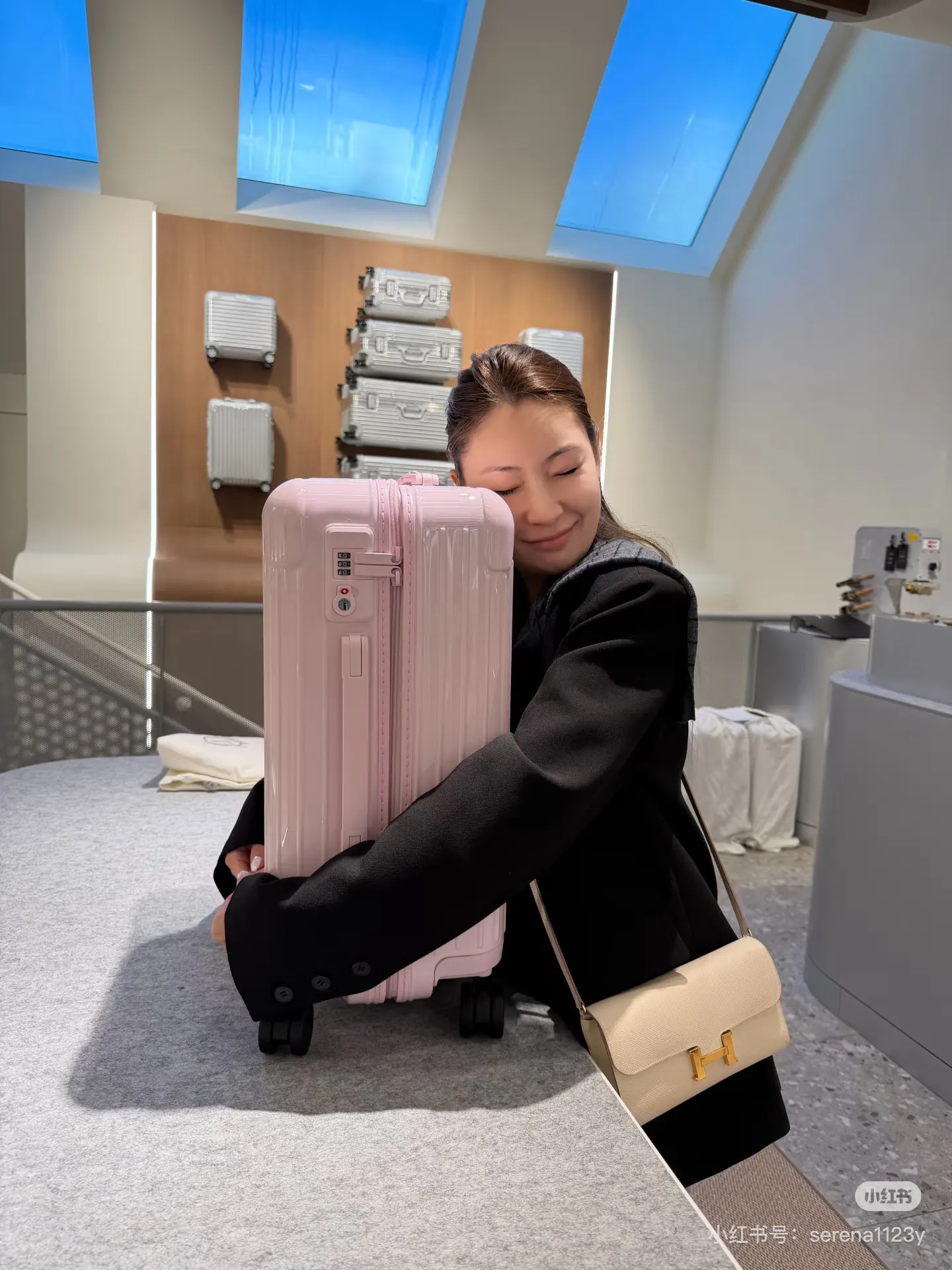 行李箱也能当穿搭单品 说的就是日默瓦芭蕾粉吧 旅行拉杆款 轻便出行款