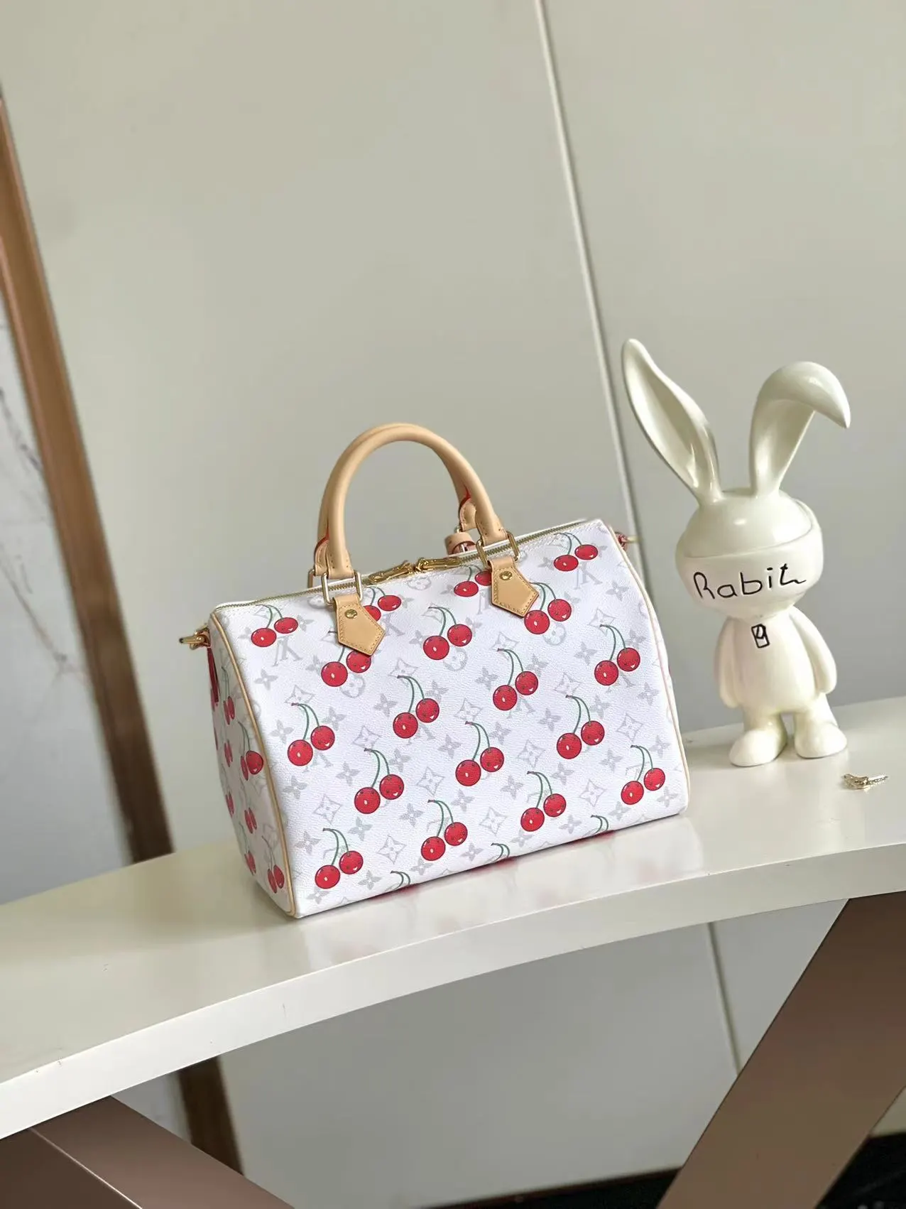 Louis Vuitton White Shoulder Bag Leather