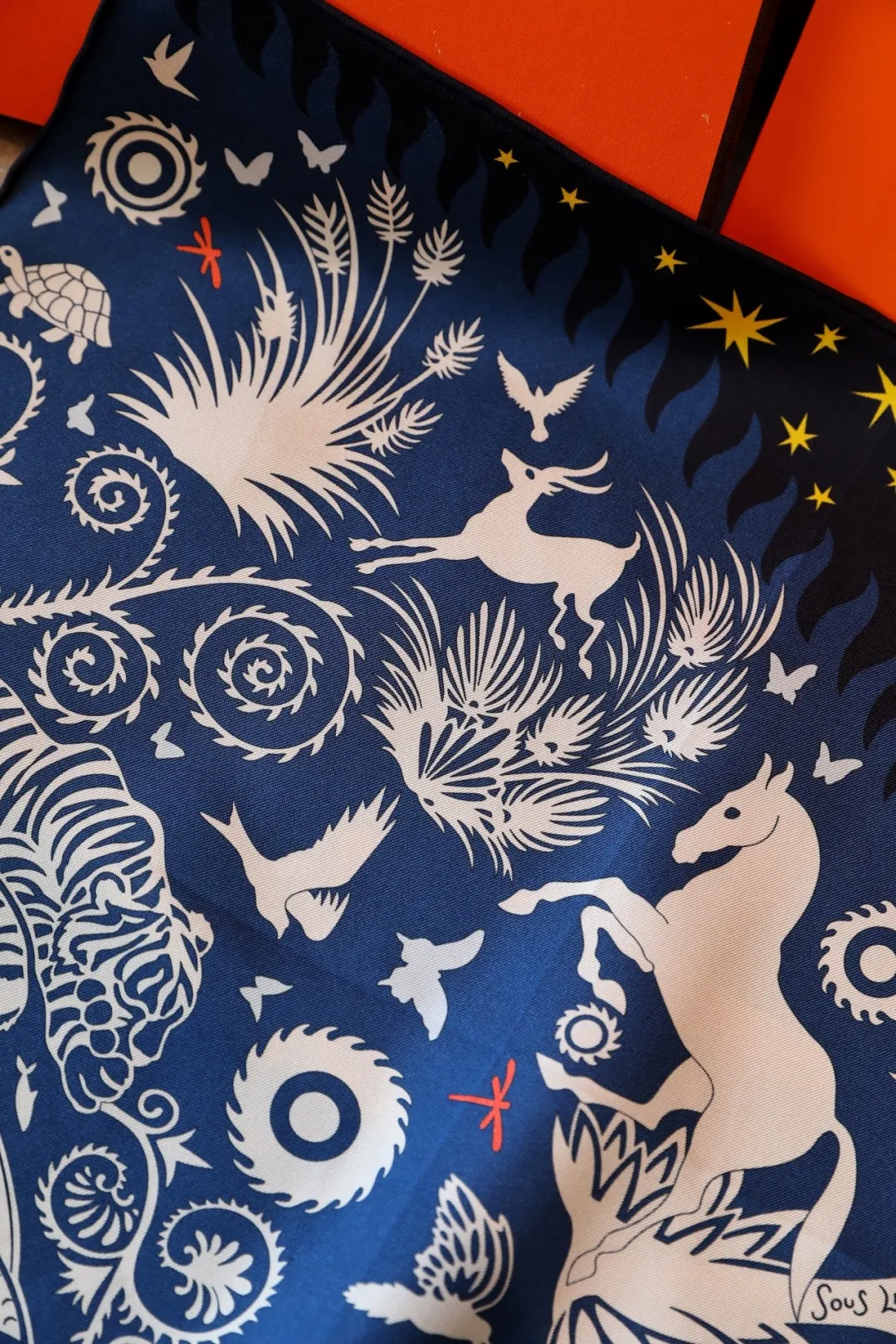 Hermès 奶白 丝巾 精致配飾
