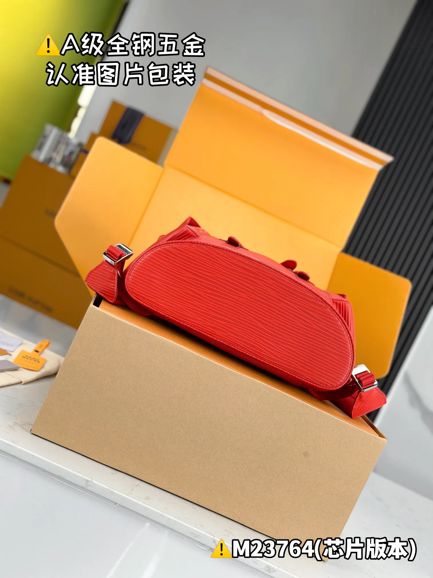 水波纹 CHRISTOPHER 中号雙肩 雙肩包 实用雙肩款
