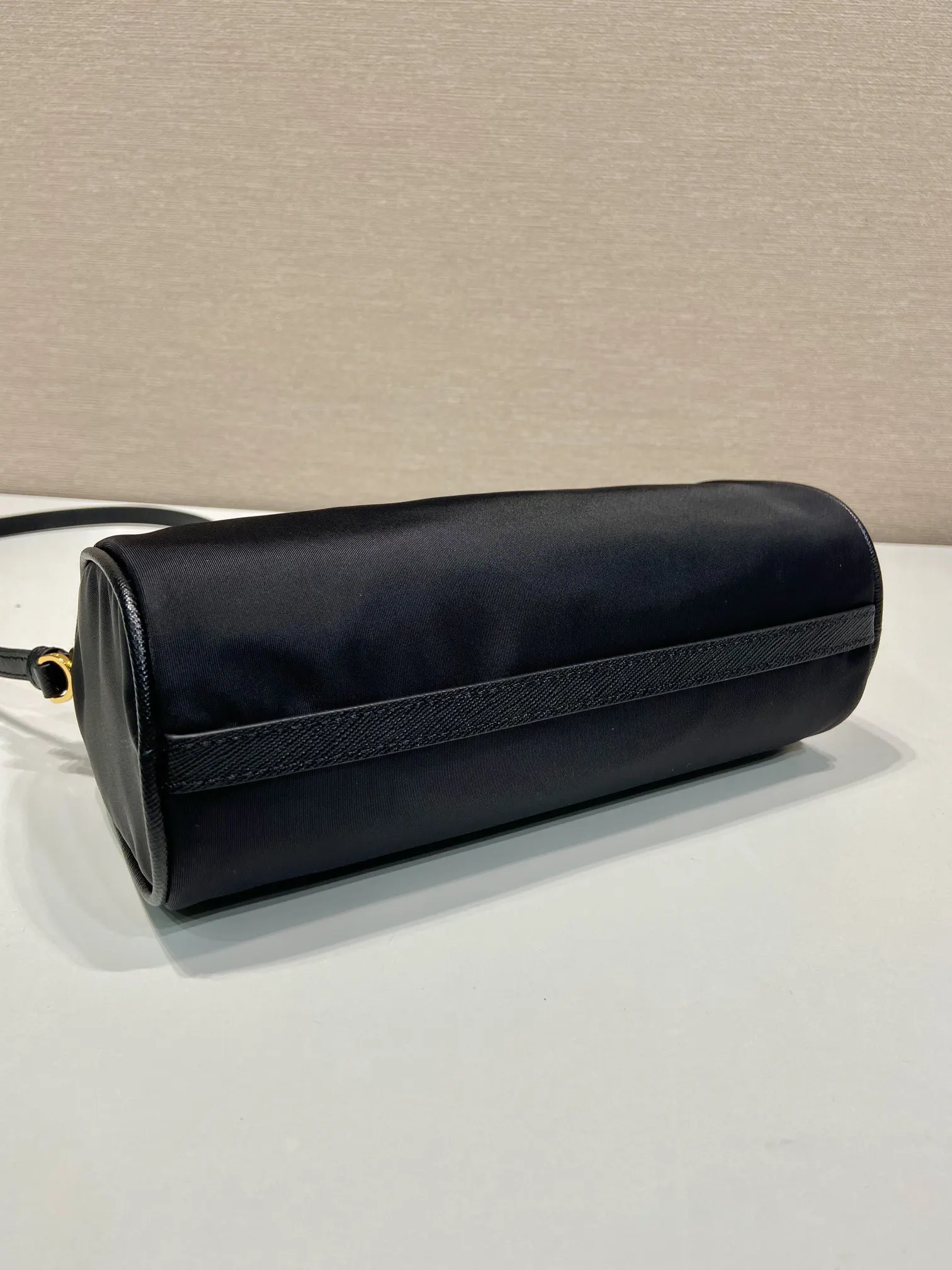 Prada Re-Nylon 1NE058 皮革 三角標 腋下包