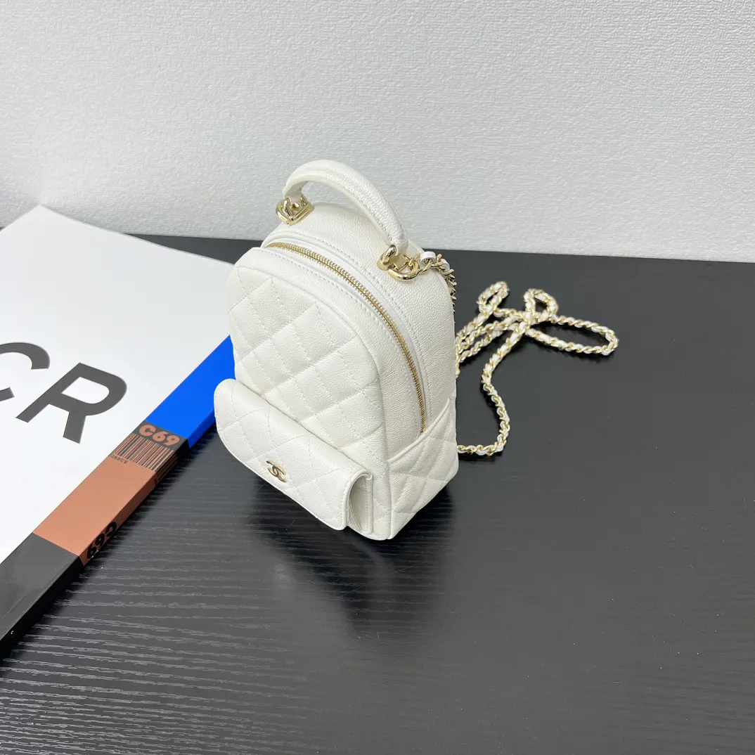 CHANEL 白色牛皮翻盖链条包 金扣款
