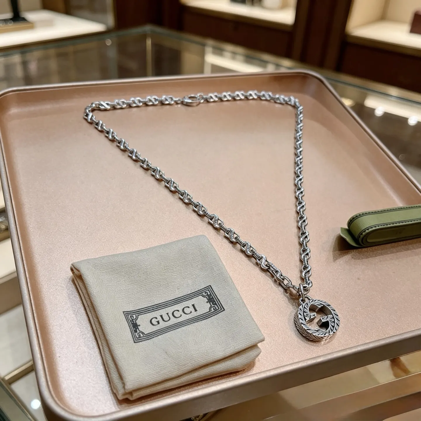 Gucci 链条包 单肩斜挎