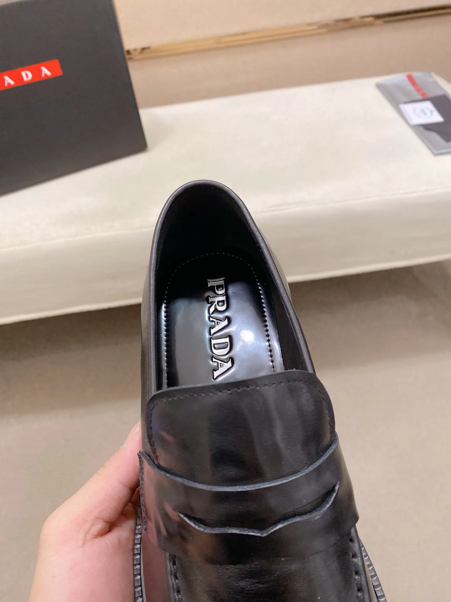 Prada 牛皮 休闲鞋 舒适