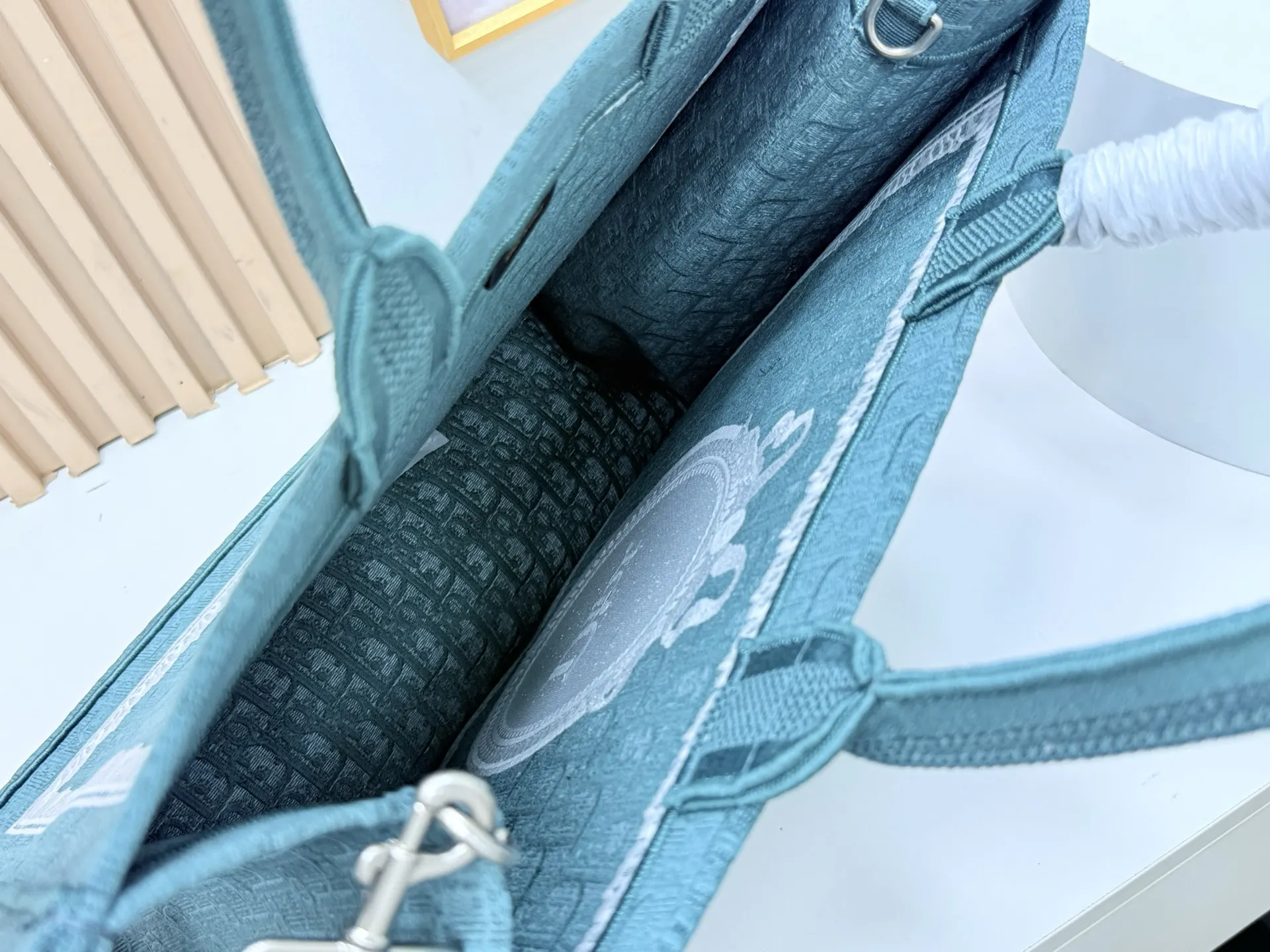 Dior Book Tote 托特包 大容量托特款