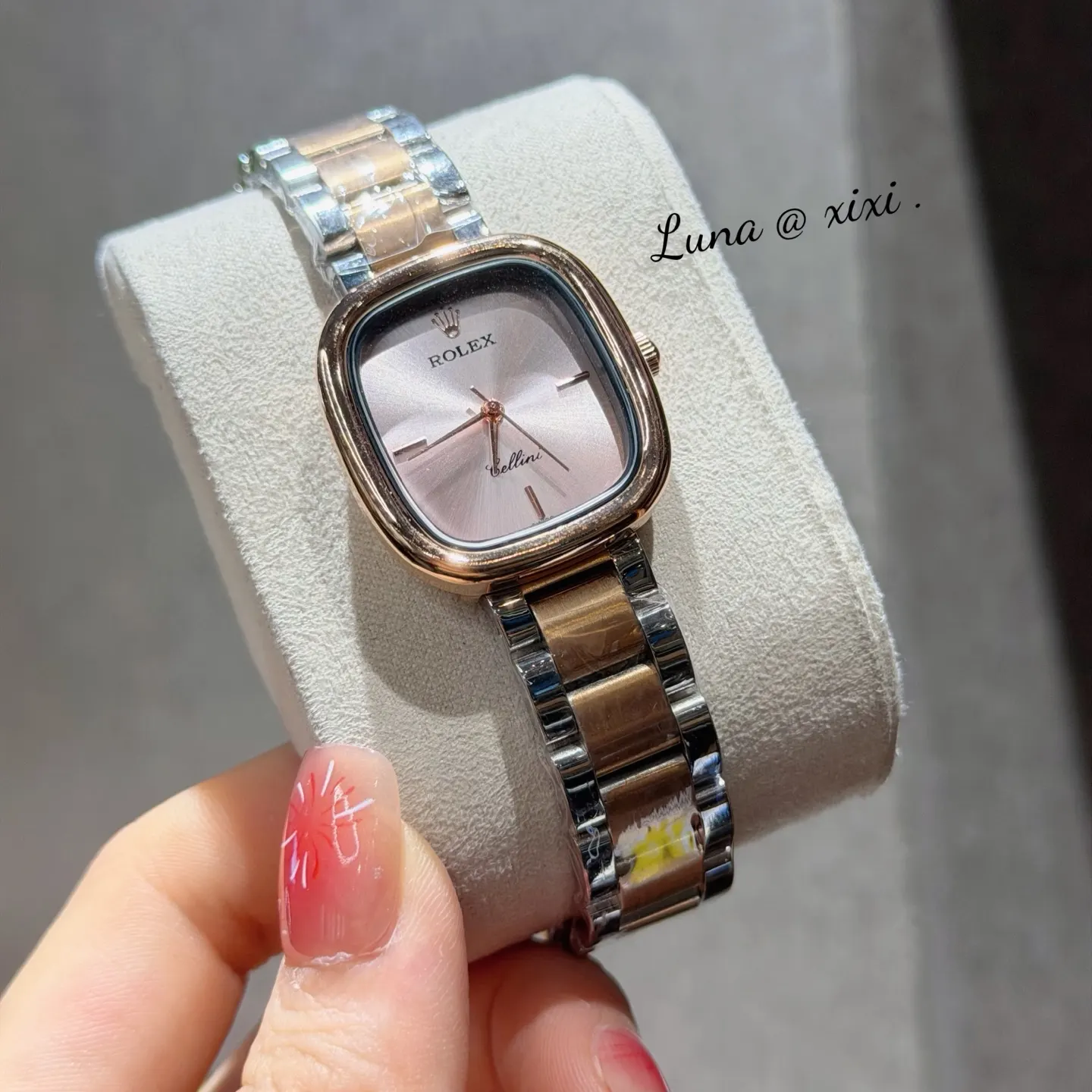 Rolex 小牛皮 小牛皮钢带搭 蝴蝶扣 不显浮华的风格广受女神喜爱 逐 手表 经典腕表款