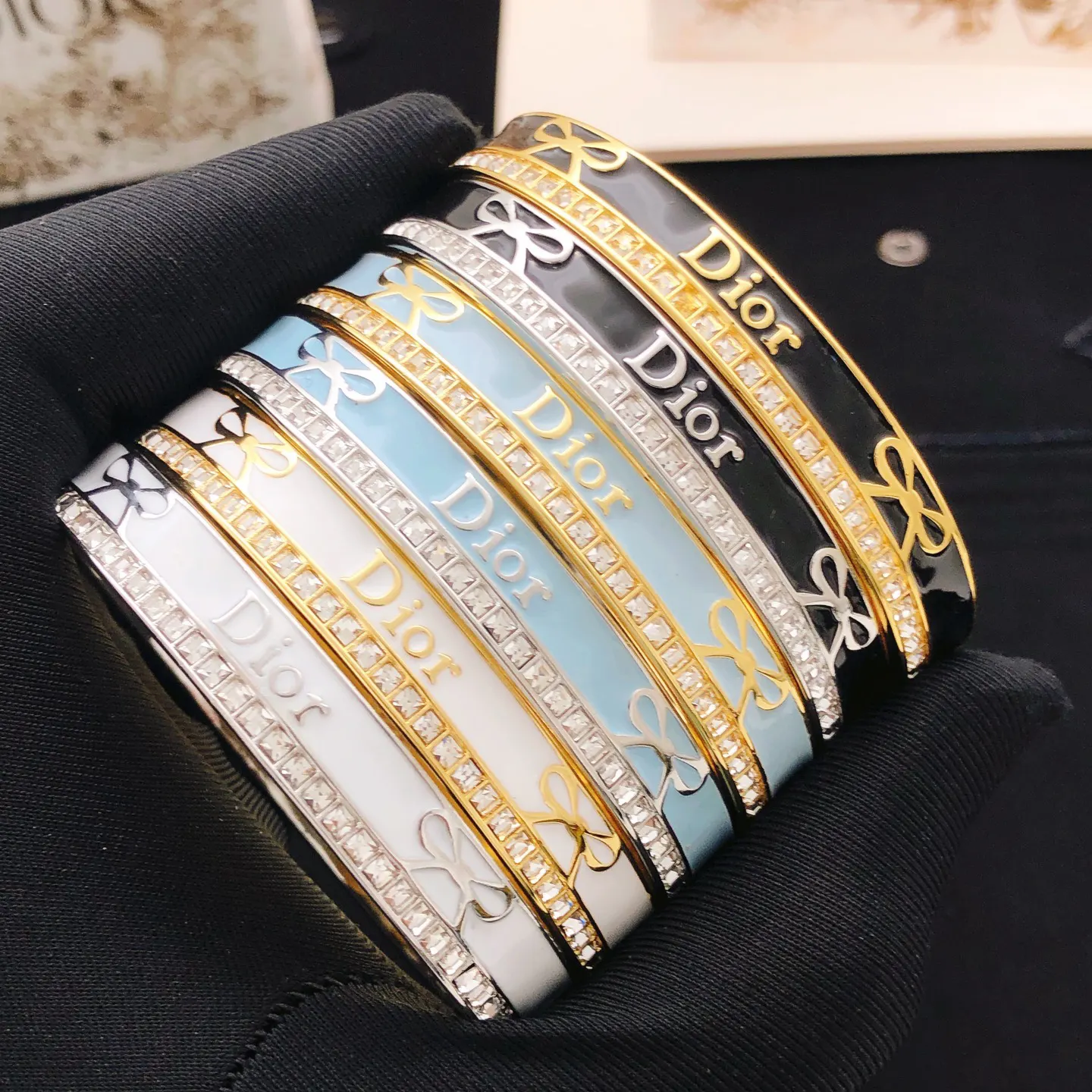 Dior 白色 手镯 精致腕饰