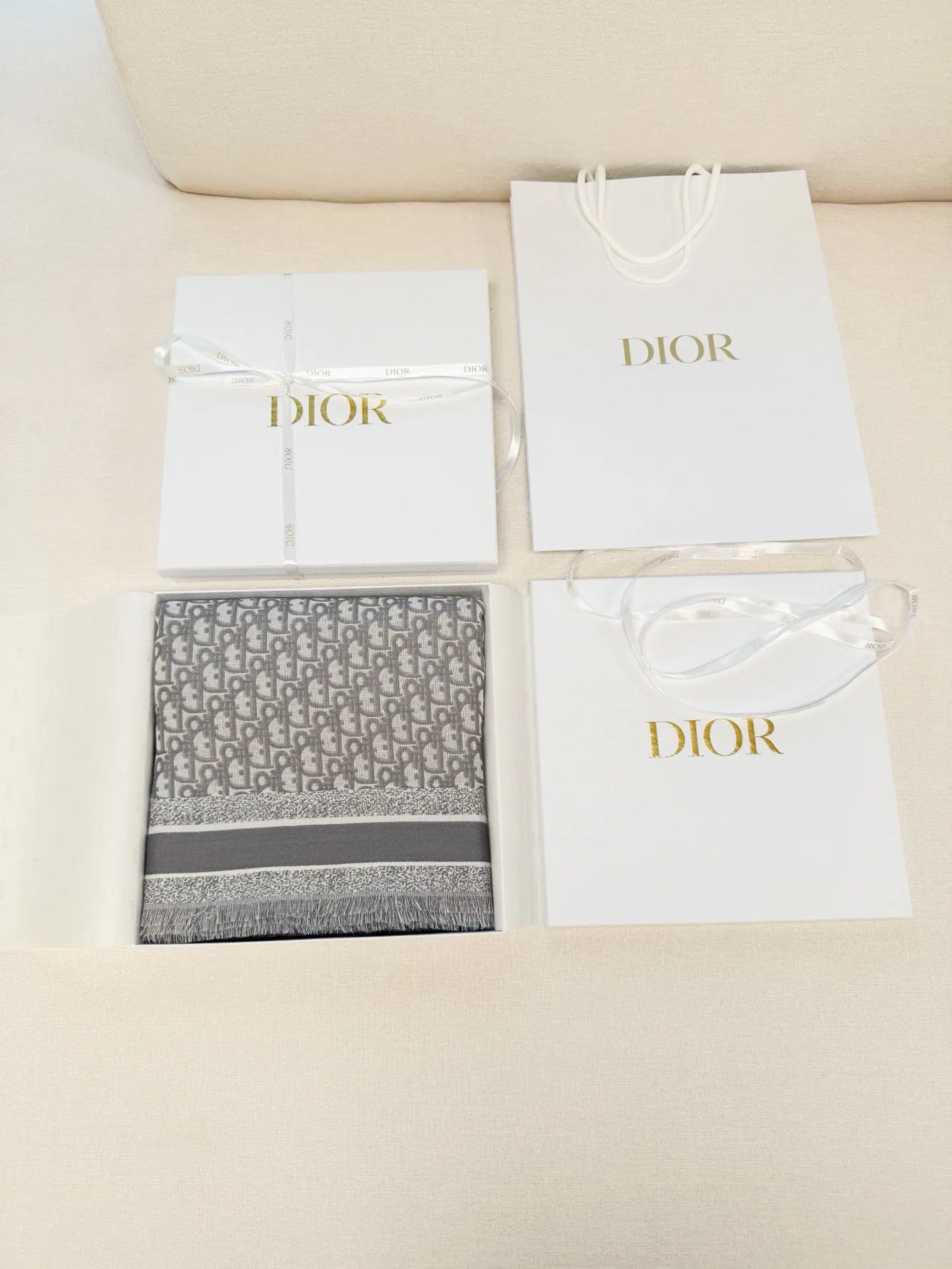 Dior 灰色 羊毛 印花 围巾