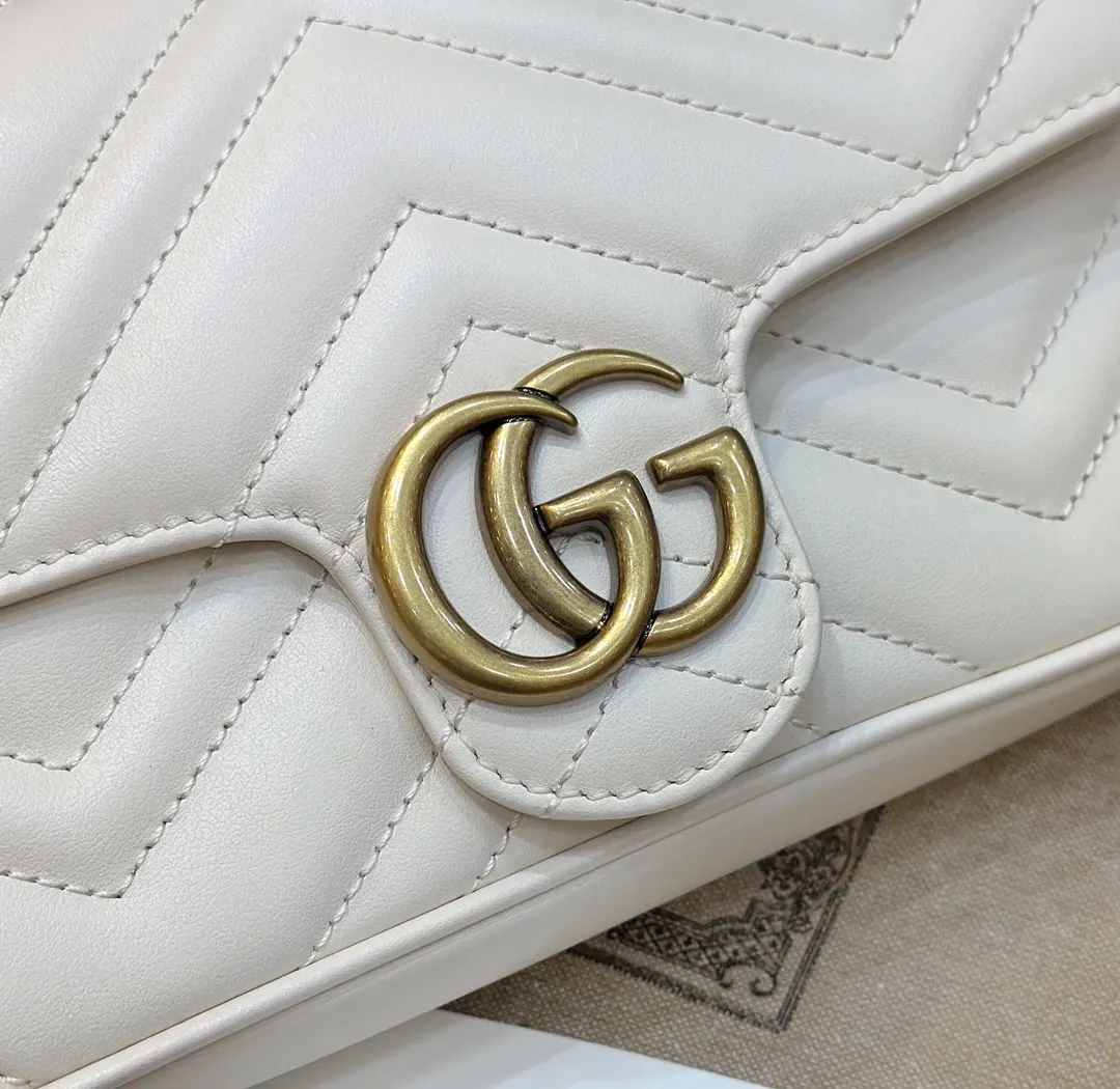 Gucci 绗缝鏈條包 白色