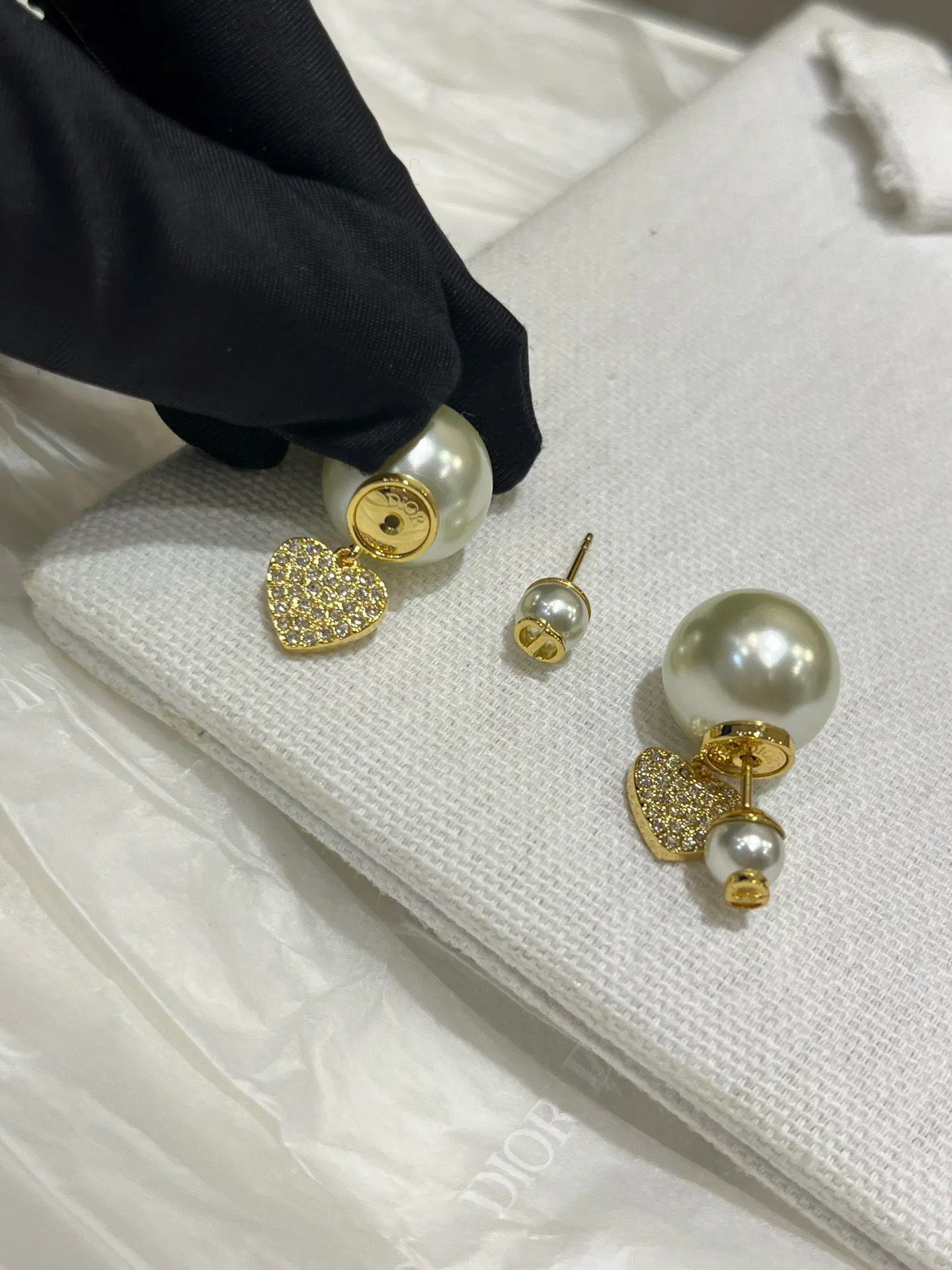 Dior 金色珍珠耳钉 复古款
