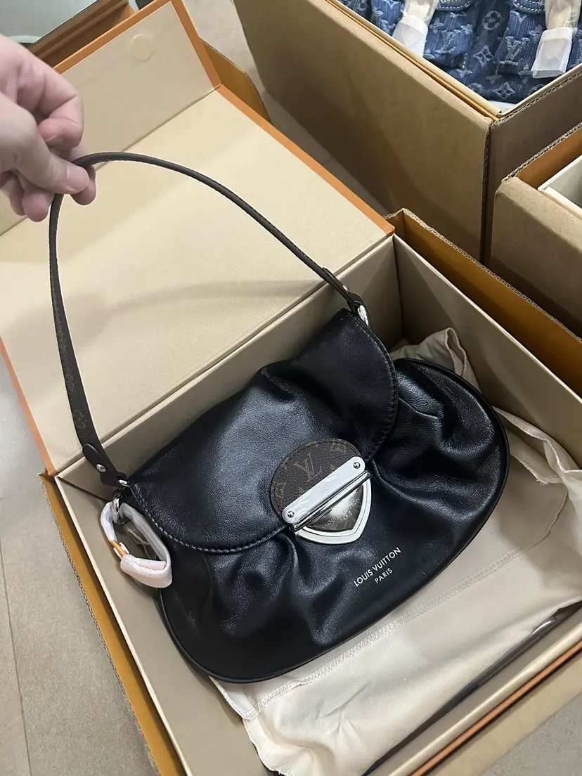 Black Hobo Shoulder Bag Vintage