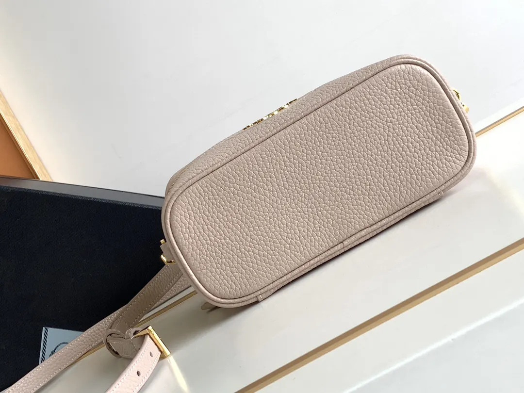 Prada 1BH202P610 鹿皮 羊皮 Logo 手提包