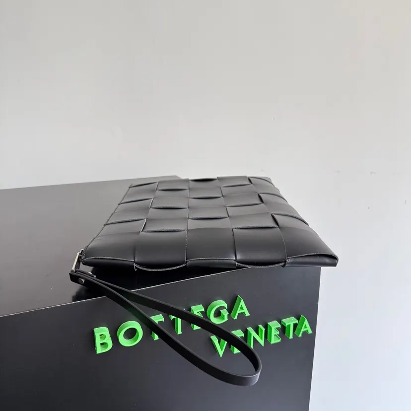 Bottega Veneta 小牛皮 手拿包 精致手拿款