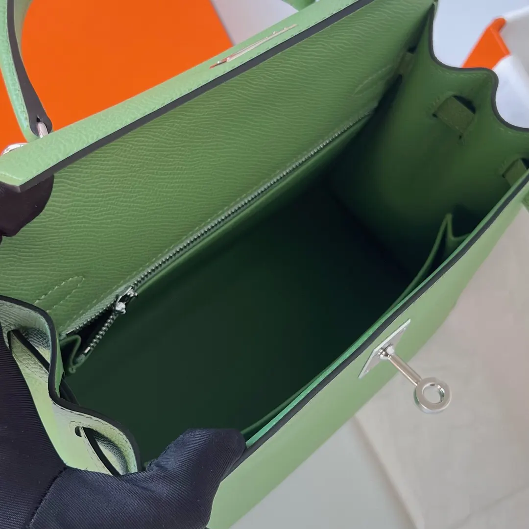 Hermès Kelly 牛油果绿 Epsom掌纹牛皮 手提包 25cm