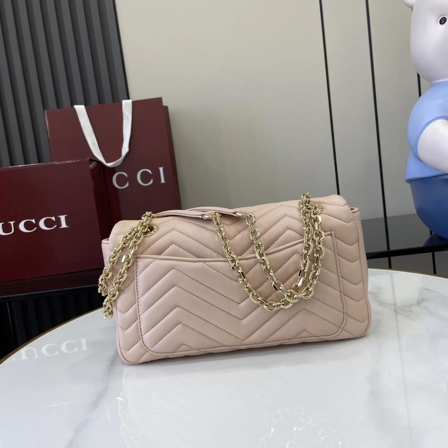 Gucci Marmont 絎縫皮革鏈條包 單肩斜挎