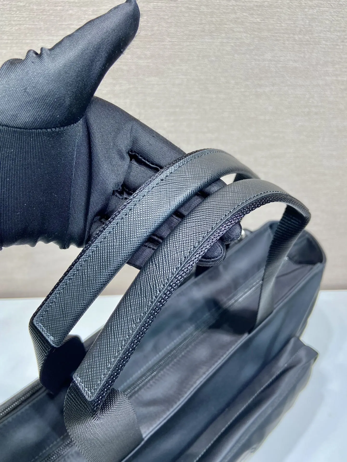 PRADA 2VG097 Re-Nylon尼龙 托特包 通勤百搭款