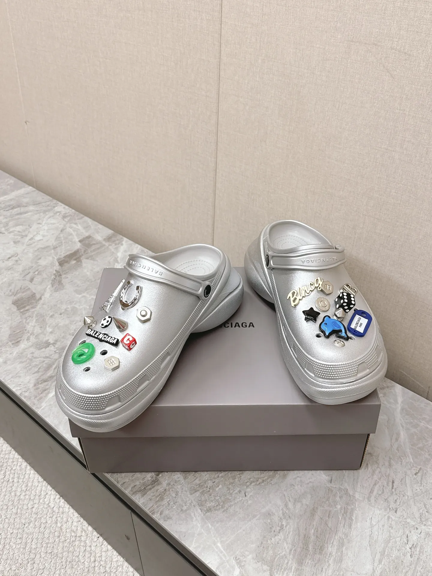 Balenciaga 金扣 运动鞋