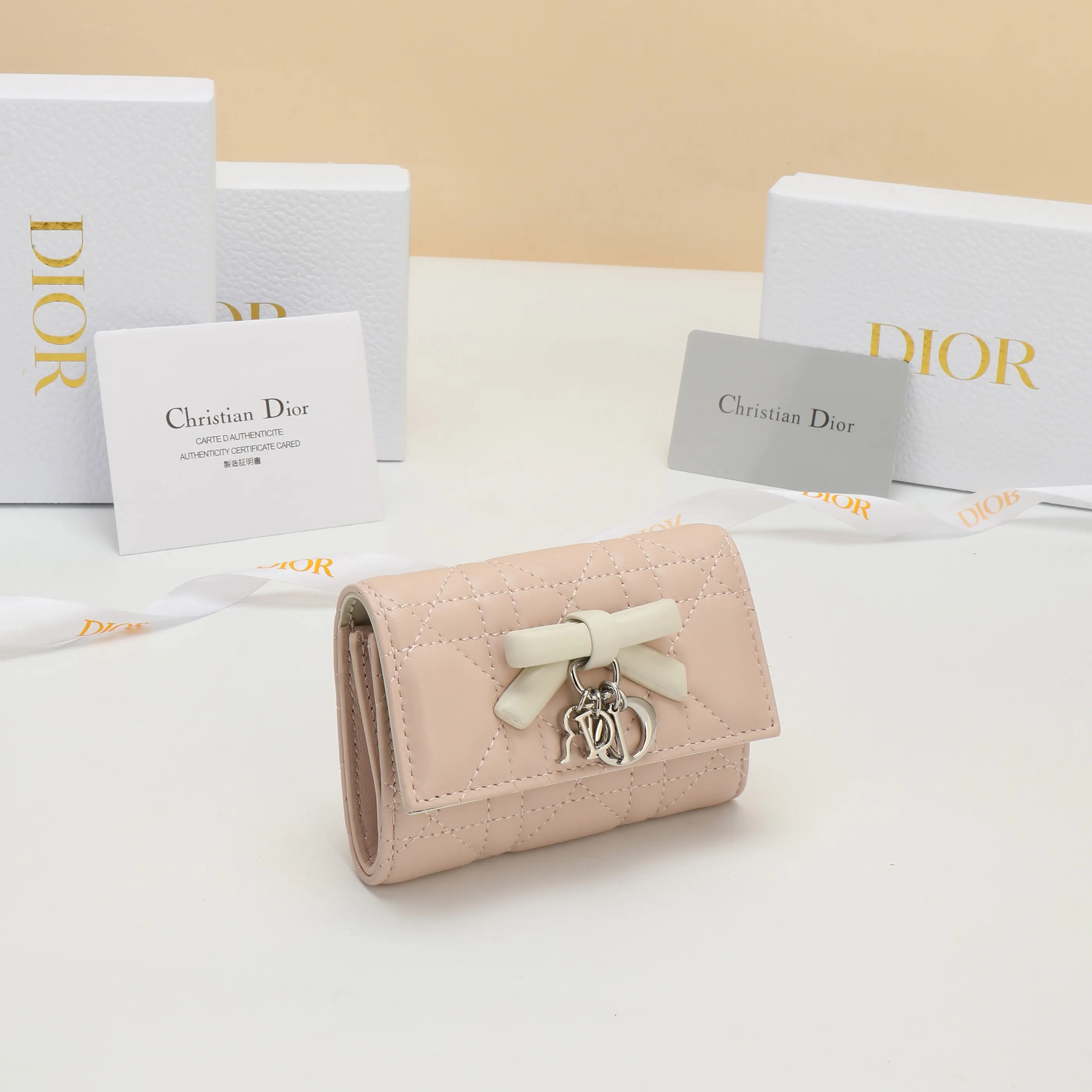 Dior Lady Dior 白色 皮革 钱包
