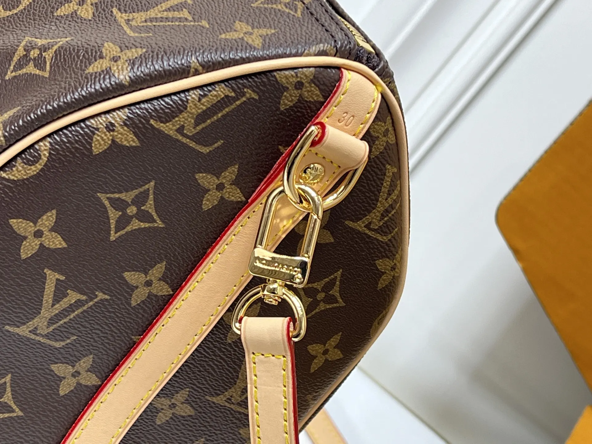Gold Fashion Item Travel Canvas