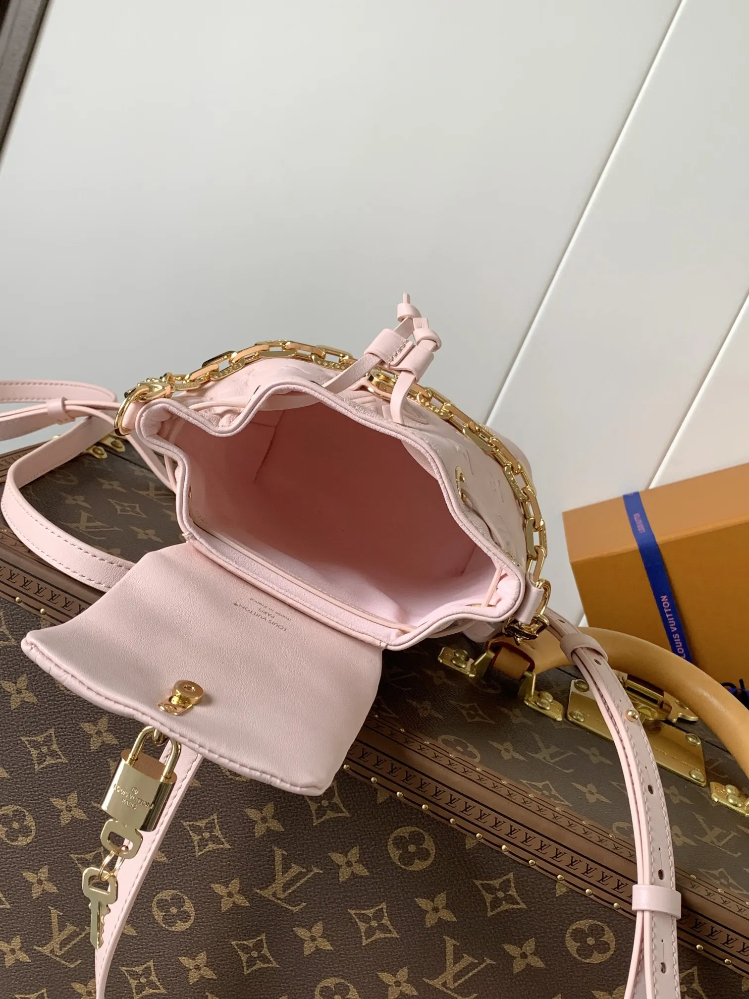 LV 黑色 粉色 牛皮 粉色 黑色 Cou 双肩包 实用双肩款