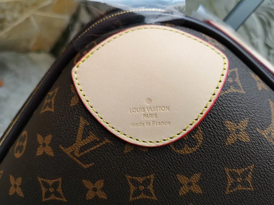 LV 数量不多 赶紧抢购 勾引 产品抢先上市 实 行李箱 旅行拉杆款 轻便出行款