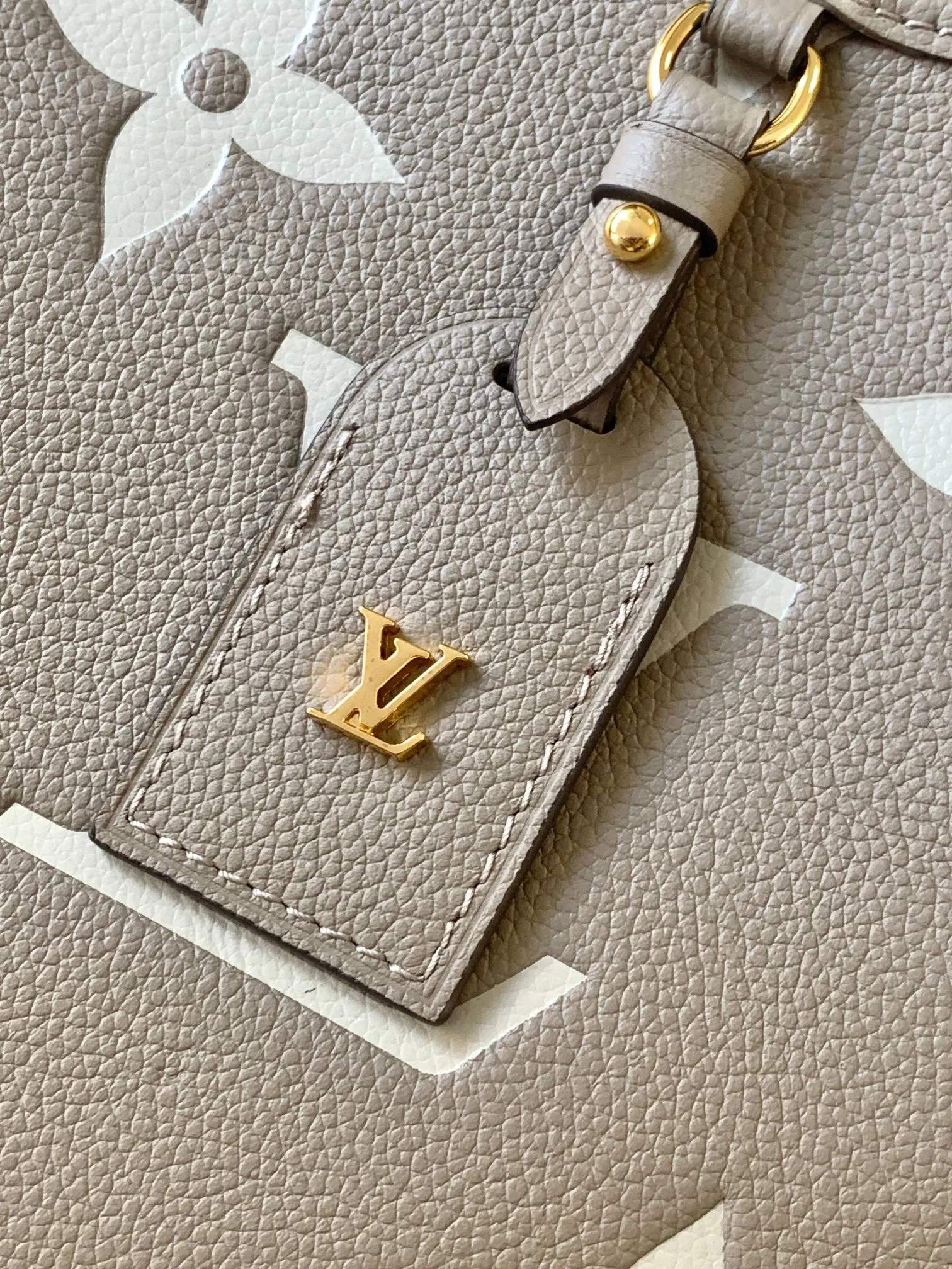 CarryAll 白色 杏色 Mo手拿包 精致手拿款