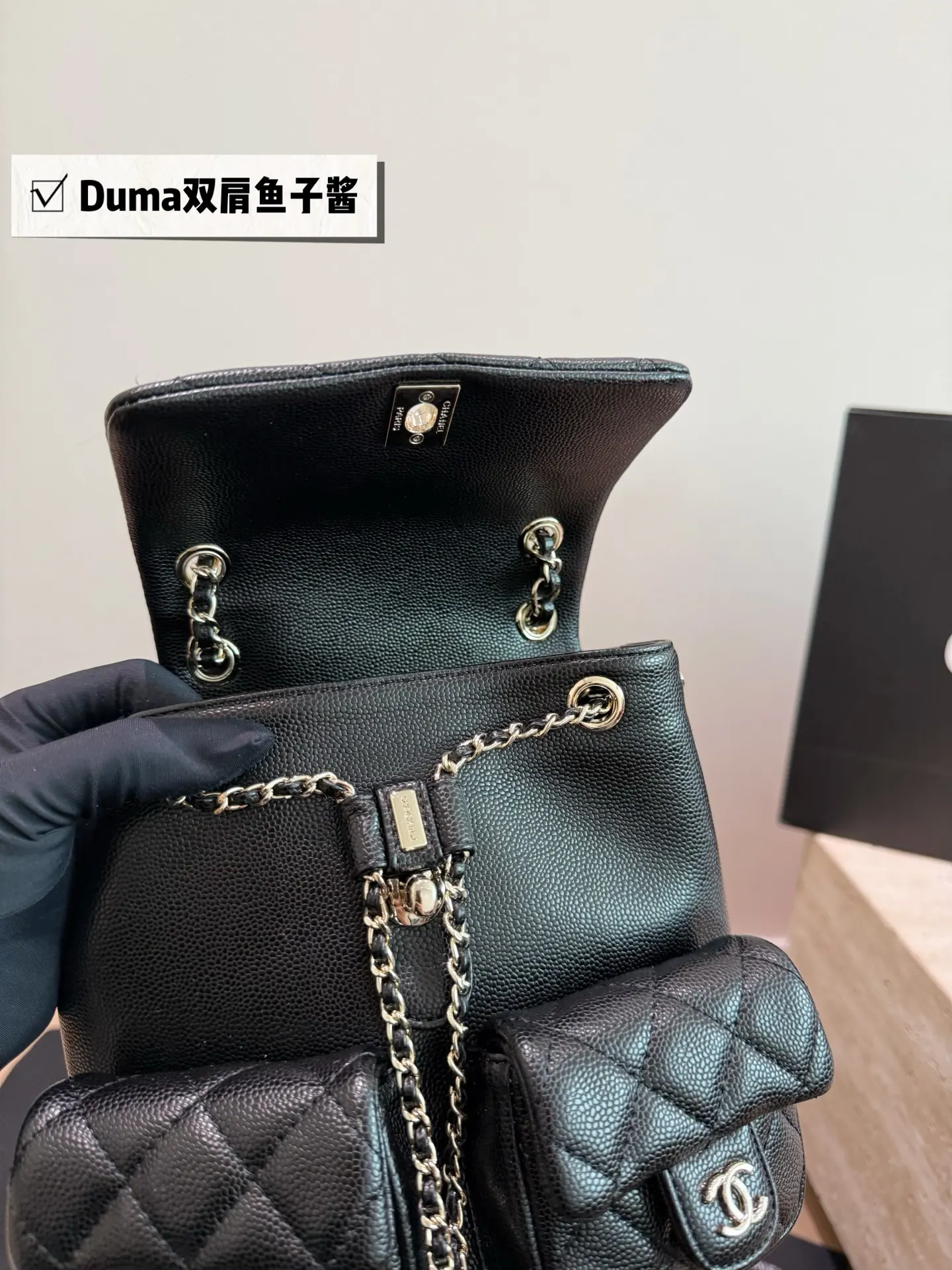 白色 金色 Duma 雙肩包 鱼子酱 浅金色五金 簡約优雅超有辨 实用雙肩款