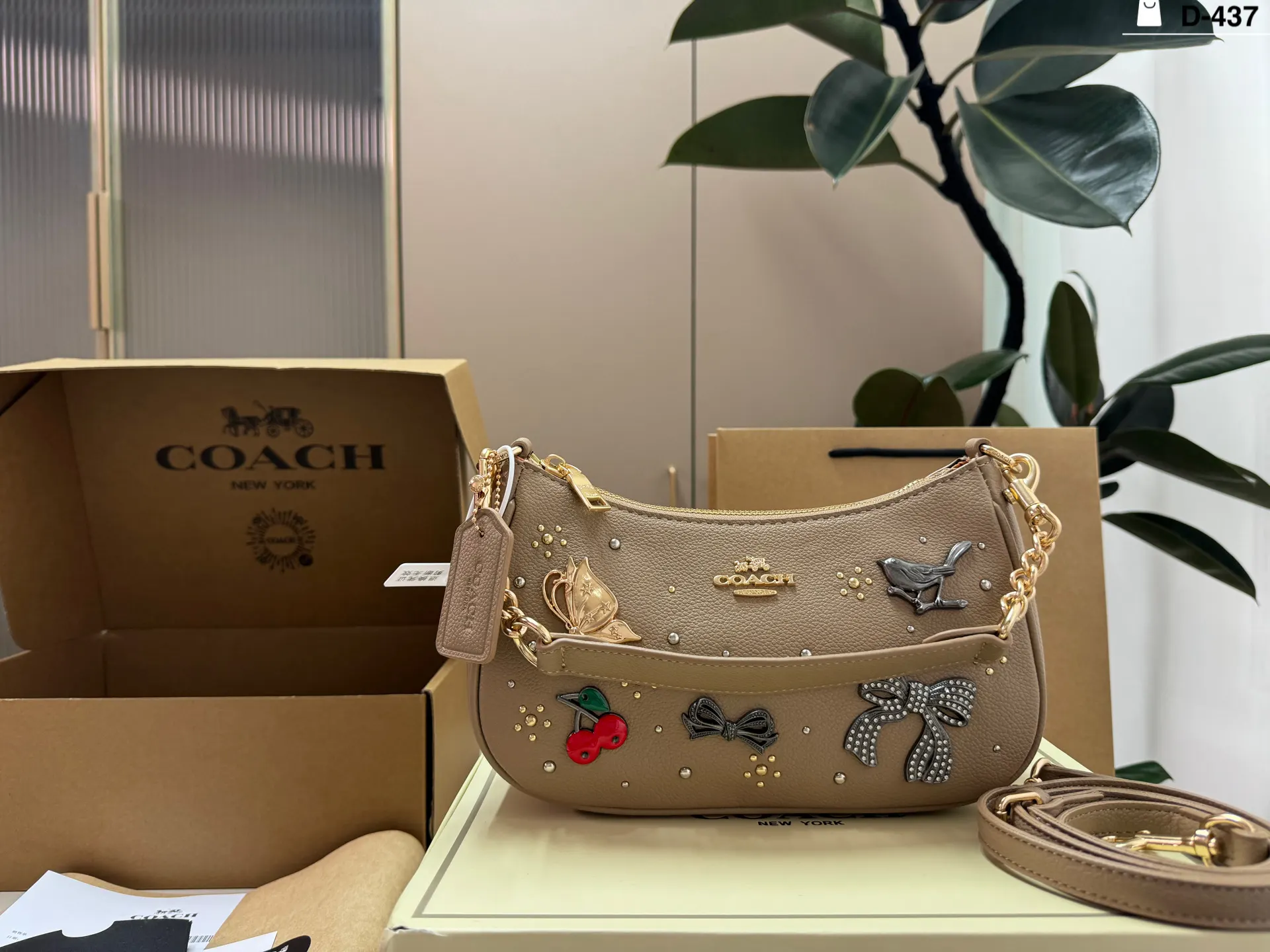 Coach Style Image 6 Coach Style Image 6