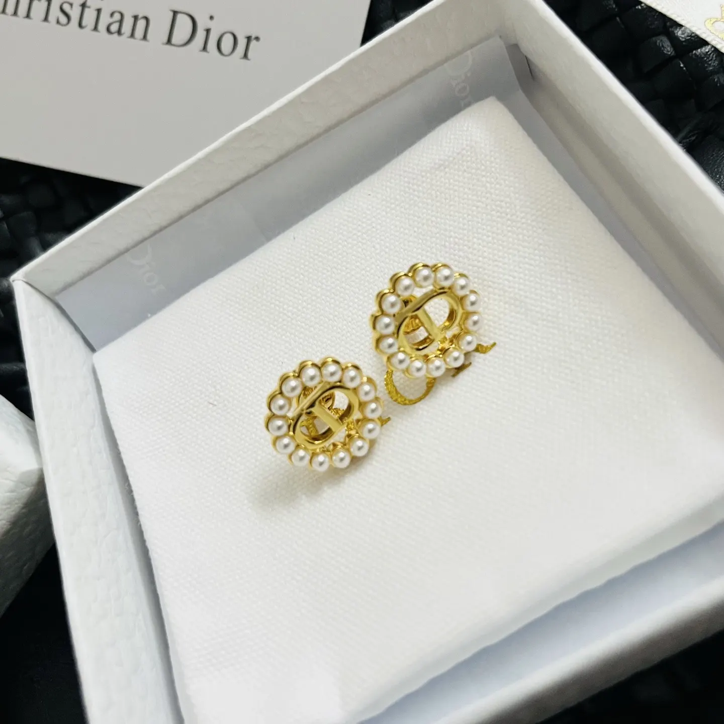 Dior CD金色耳钉 简约精致 耳饰