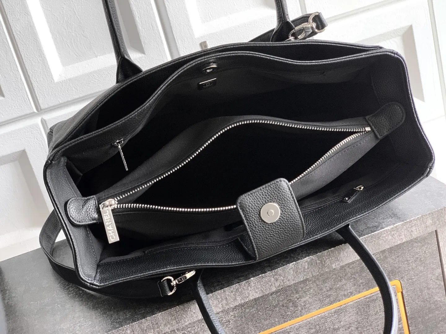 CHANEL 牛皮 法国 高端定制品 Chane Cerf中 托特包 大容量托特款(數字8) CHANEL 牛皮 法国 高端定制品 Chane Cerf中 托特包 大容量托特款(數字8)