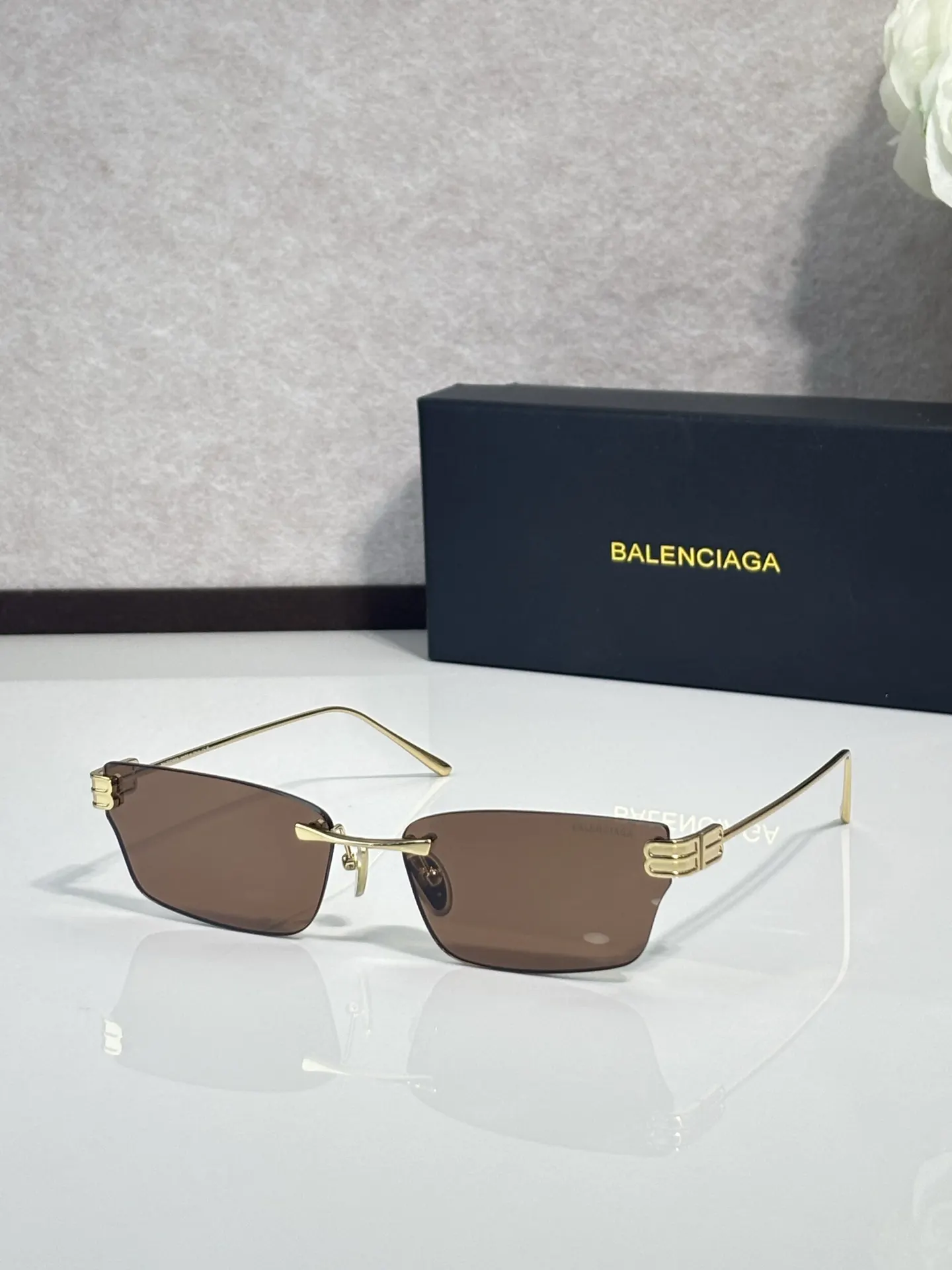 Balenciaga BB0487S 太阳镜